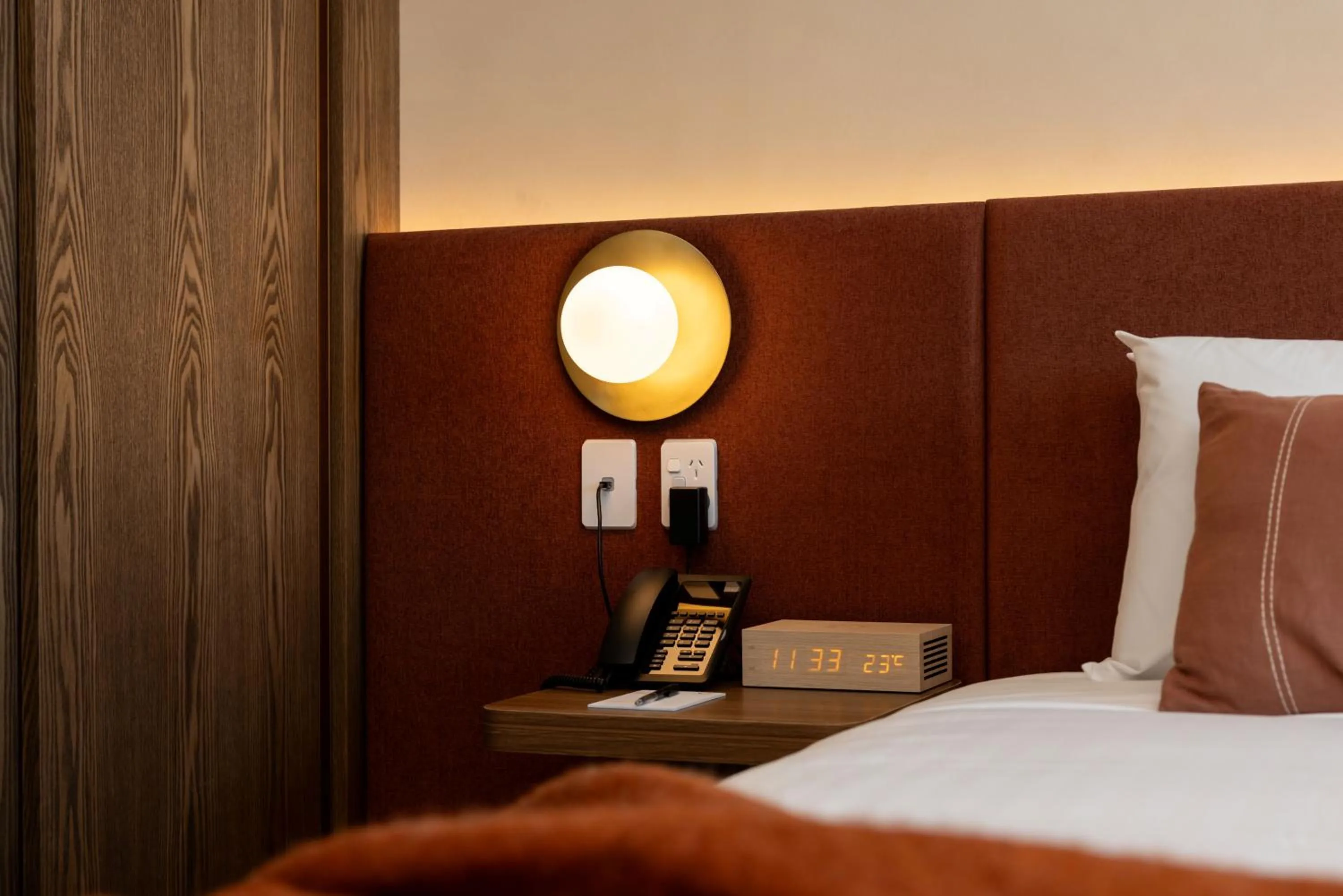 Bed in Maxim Hotel - Auckland