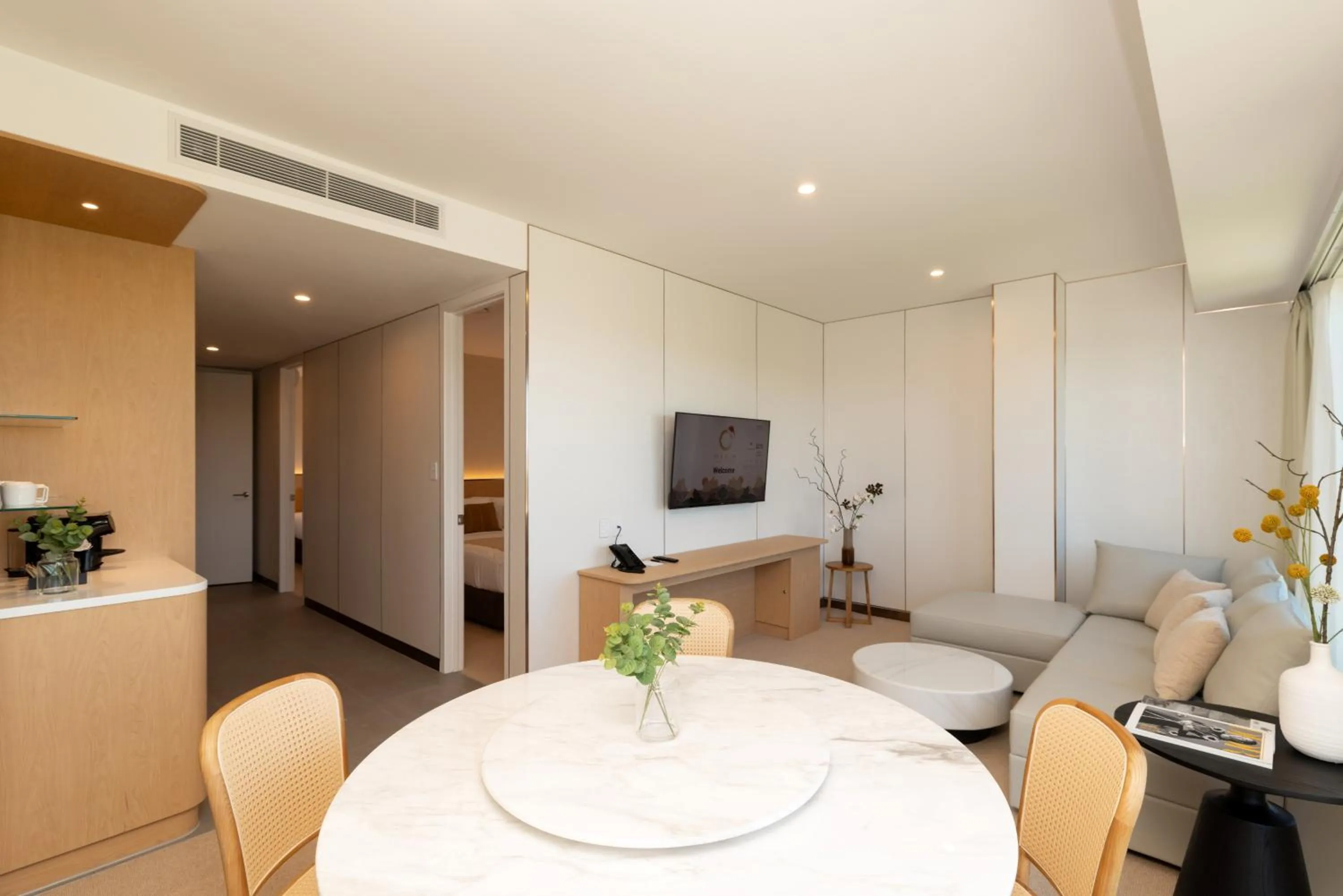 Communal lounge/ TV room in Maxim Hotel - Auckland