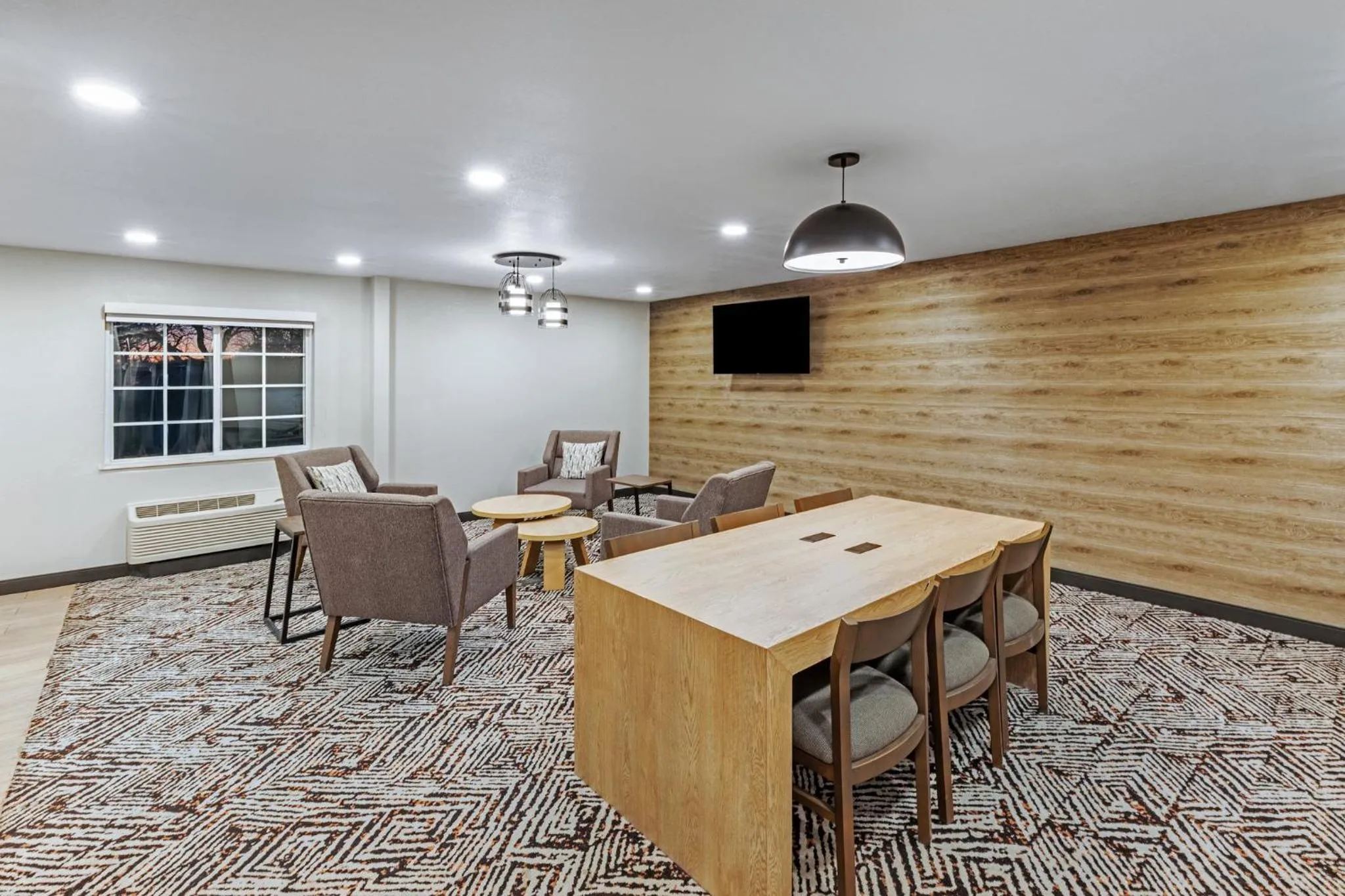 Property building in Candlewood Suites - Topeka West by IHG