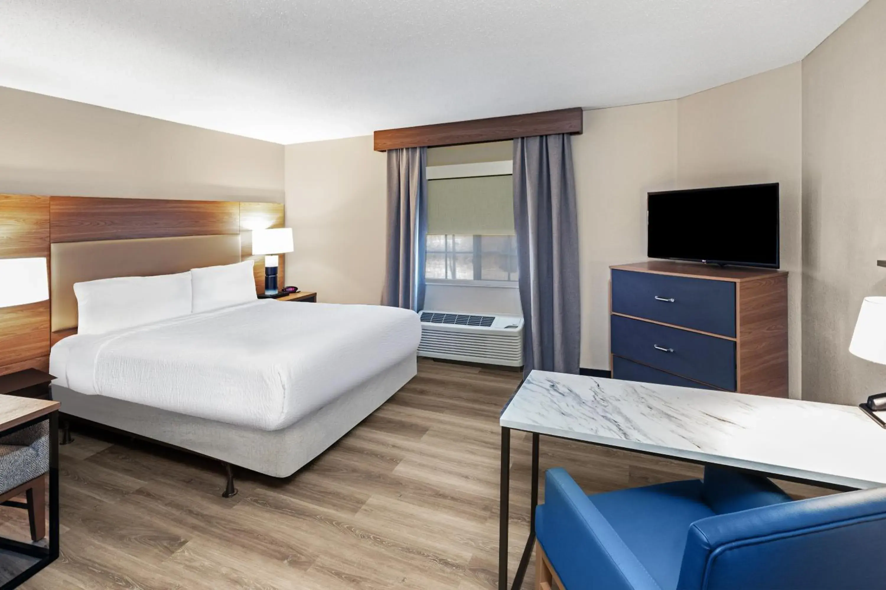 Bed in Candlewood Suites - Topeka West by IHG Bed in Candlewood Suites - Topeka West by IHG