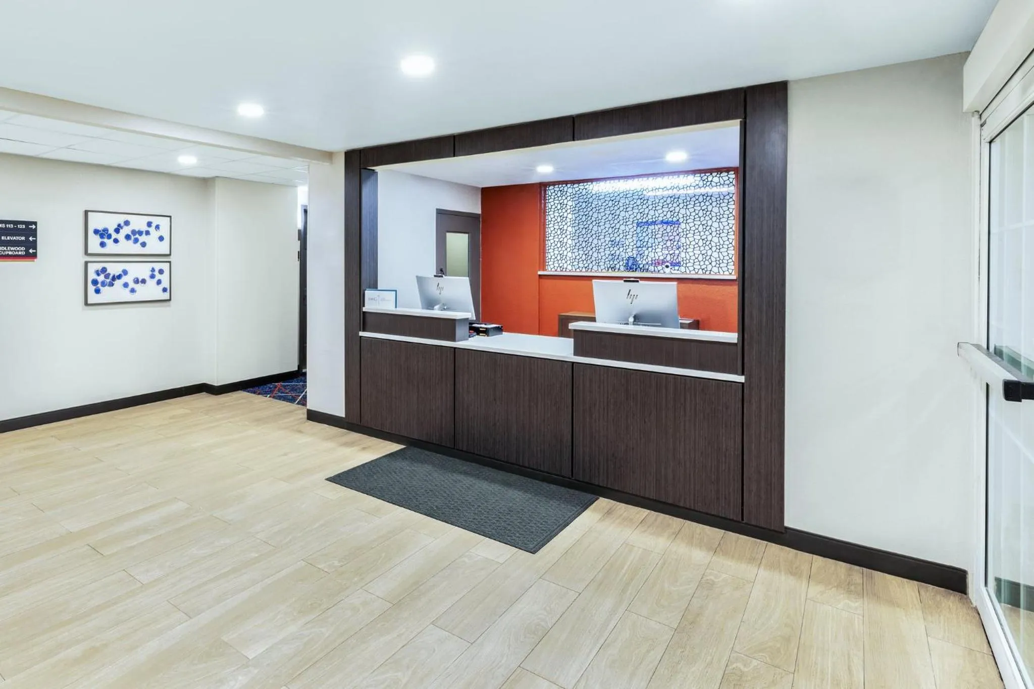 Property building in Candlewood Suites - Topeka West by IHG