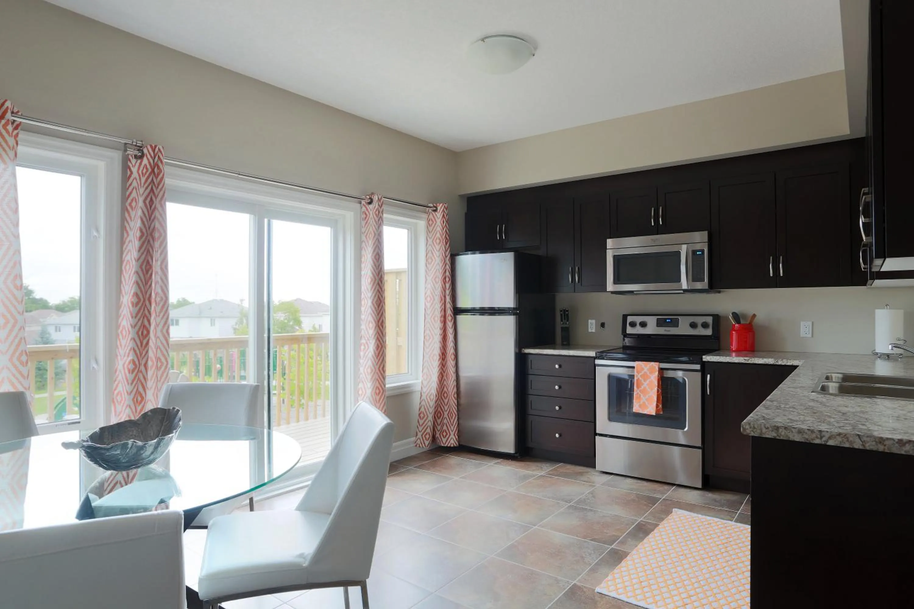 Kitchen or kitchenette in Boardwalk Homes - Executive Townhomes