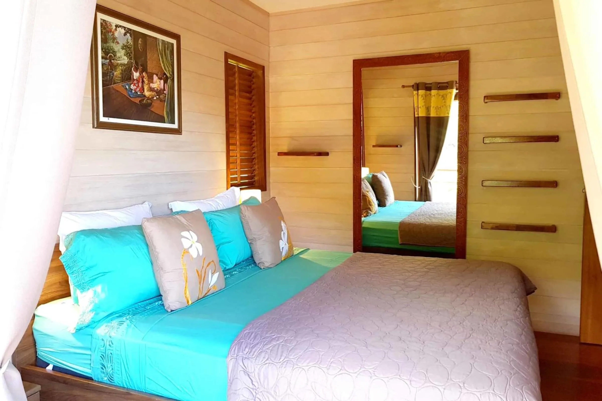 Bed in Villa Anuanua by Tahiti Homes