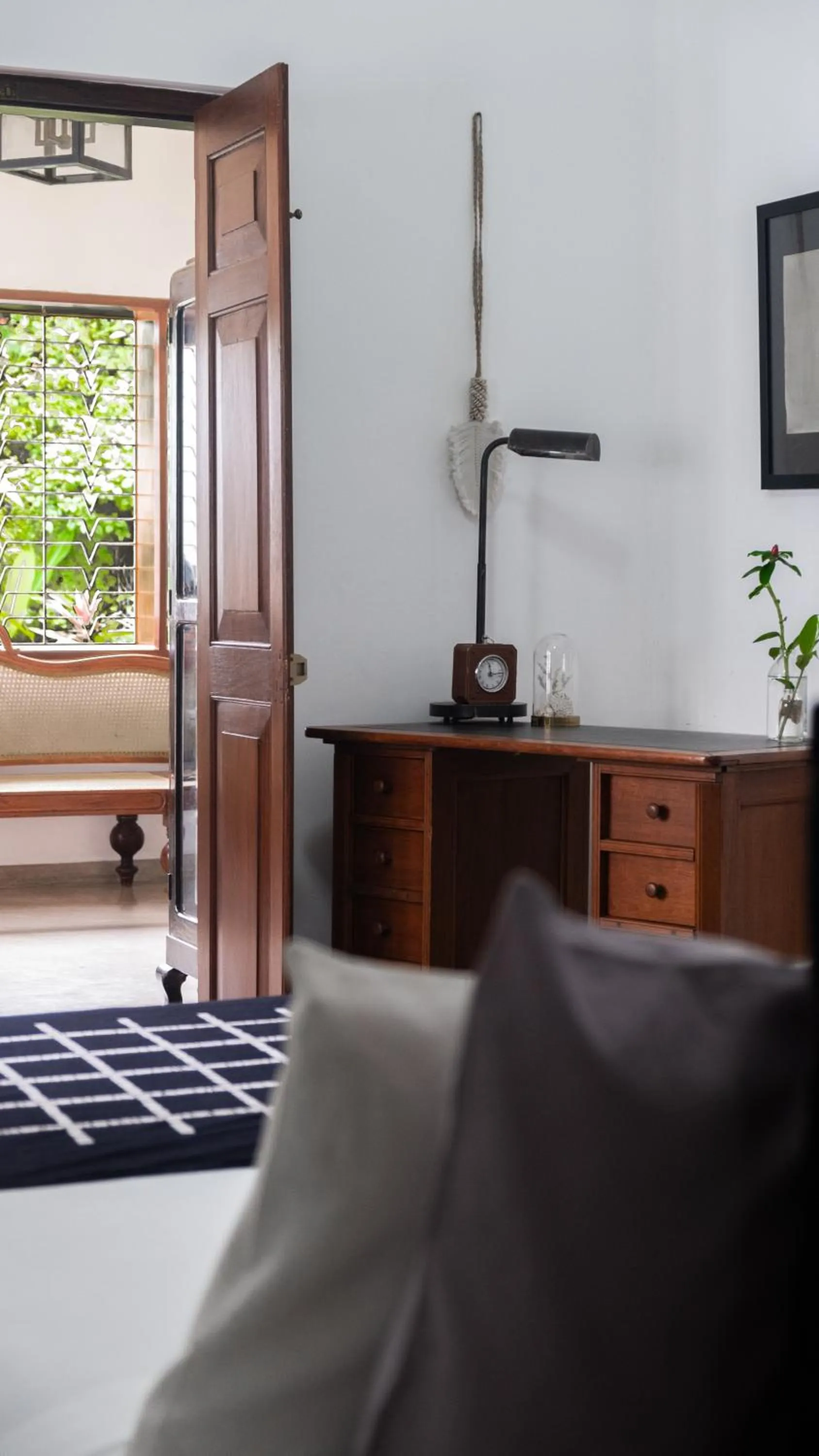 Bed in "27" Spathodea- Oasis in the City