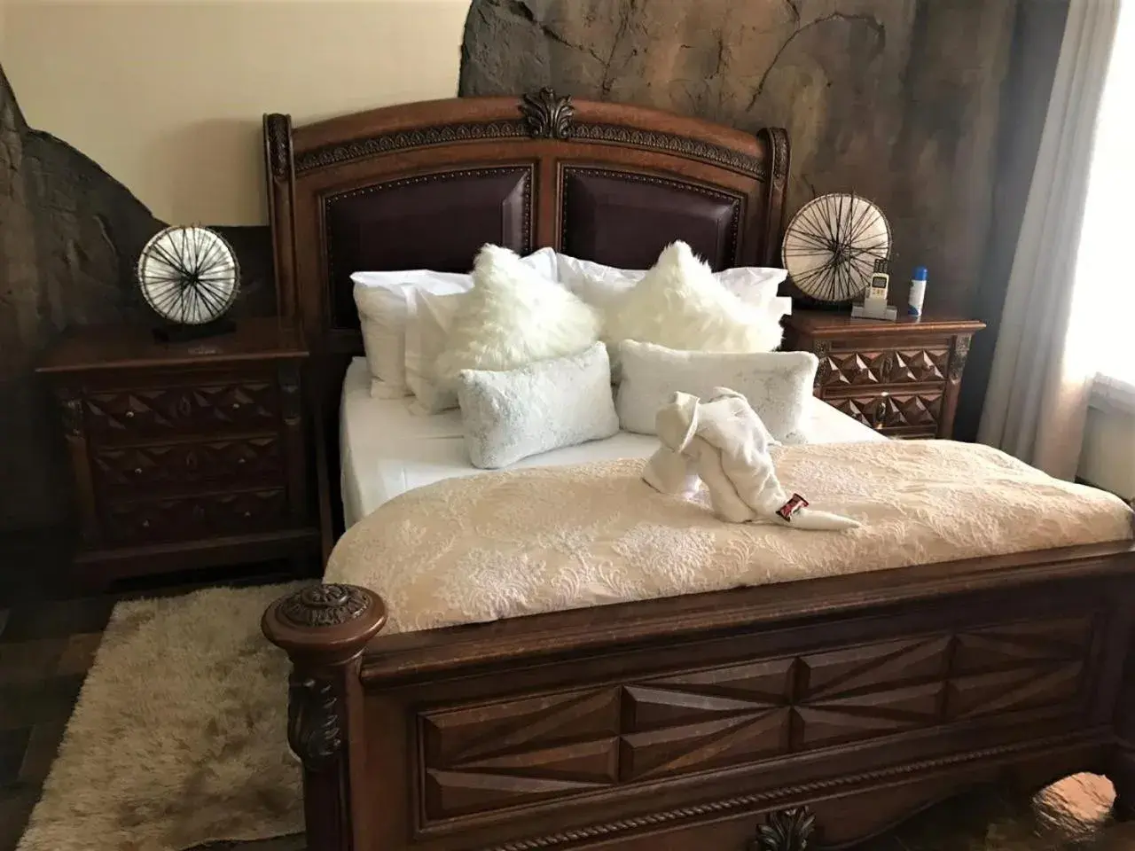 Deluxe Queen Suite - single occupancy in 61 On Ireland Guest House and Conferencing Deluxe Queen Suite - single occupancy in 61 On Ireland Guest House and Conferencing