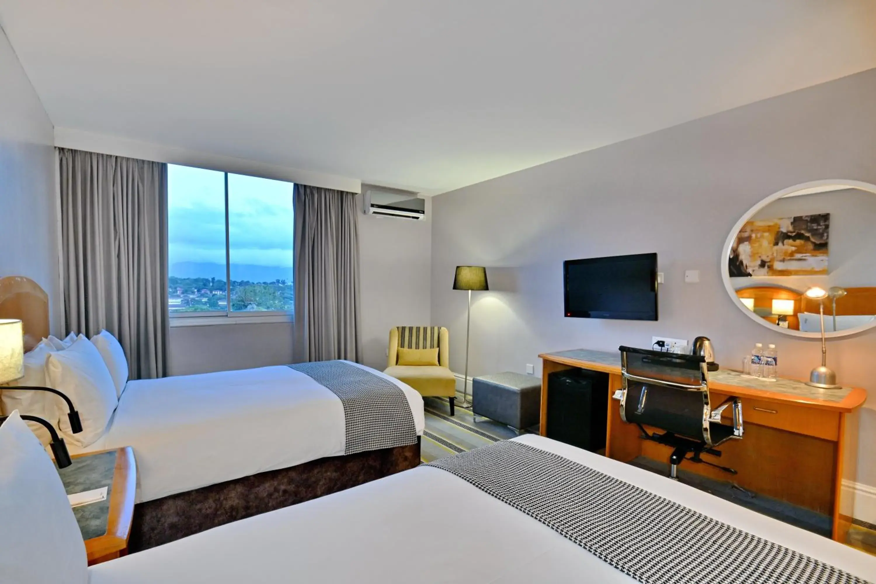 Standard Twin Room with Mountain View in Holiday Inn - Mutare by IHG Standard Twin Room with Mountain View in Holiday Inn - Mutare by IHG