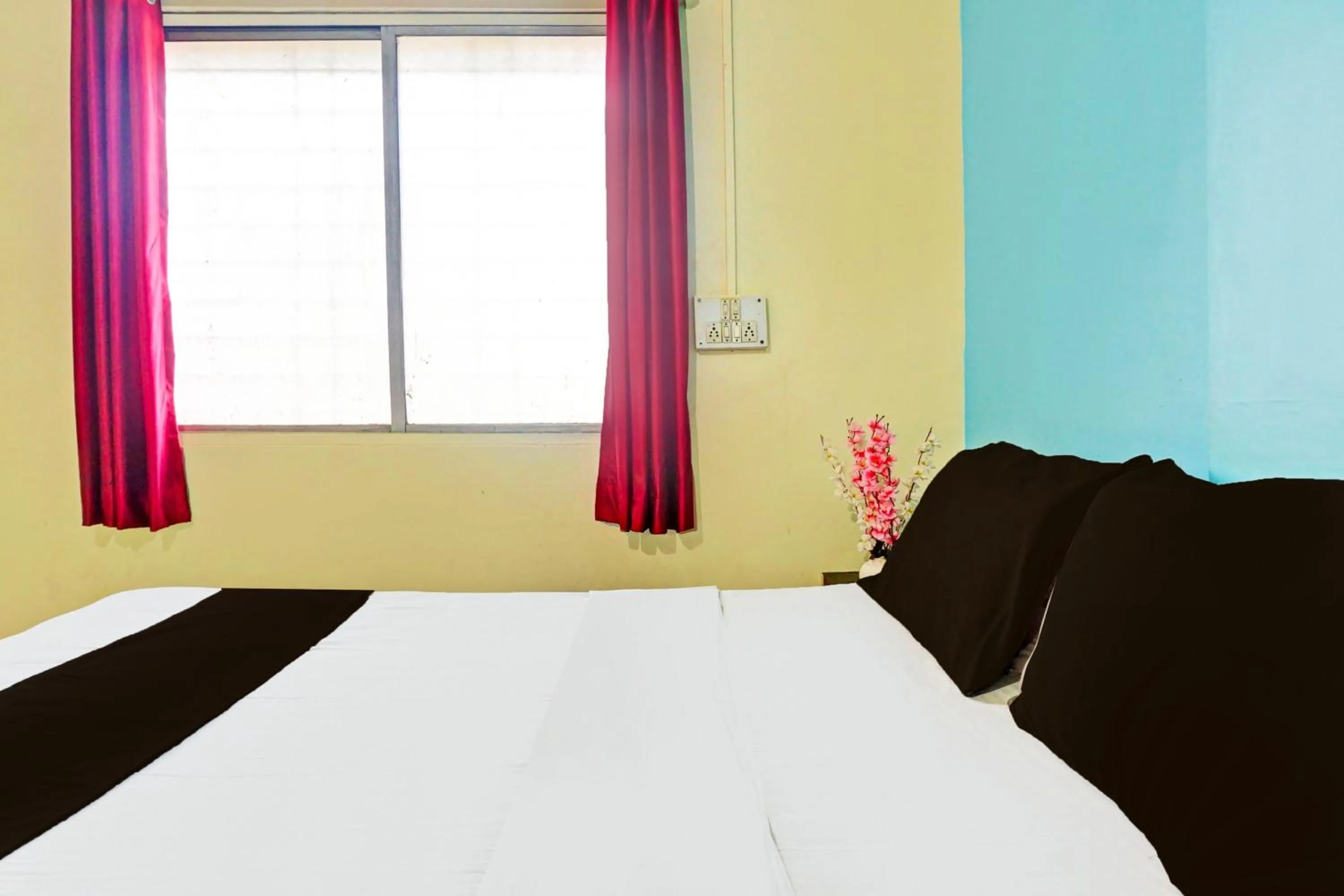 Bedroom, Bed in Hotel O Swagat Lodge