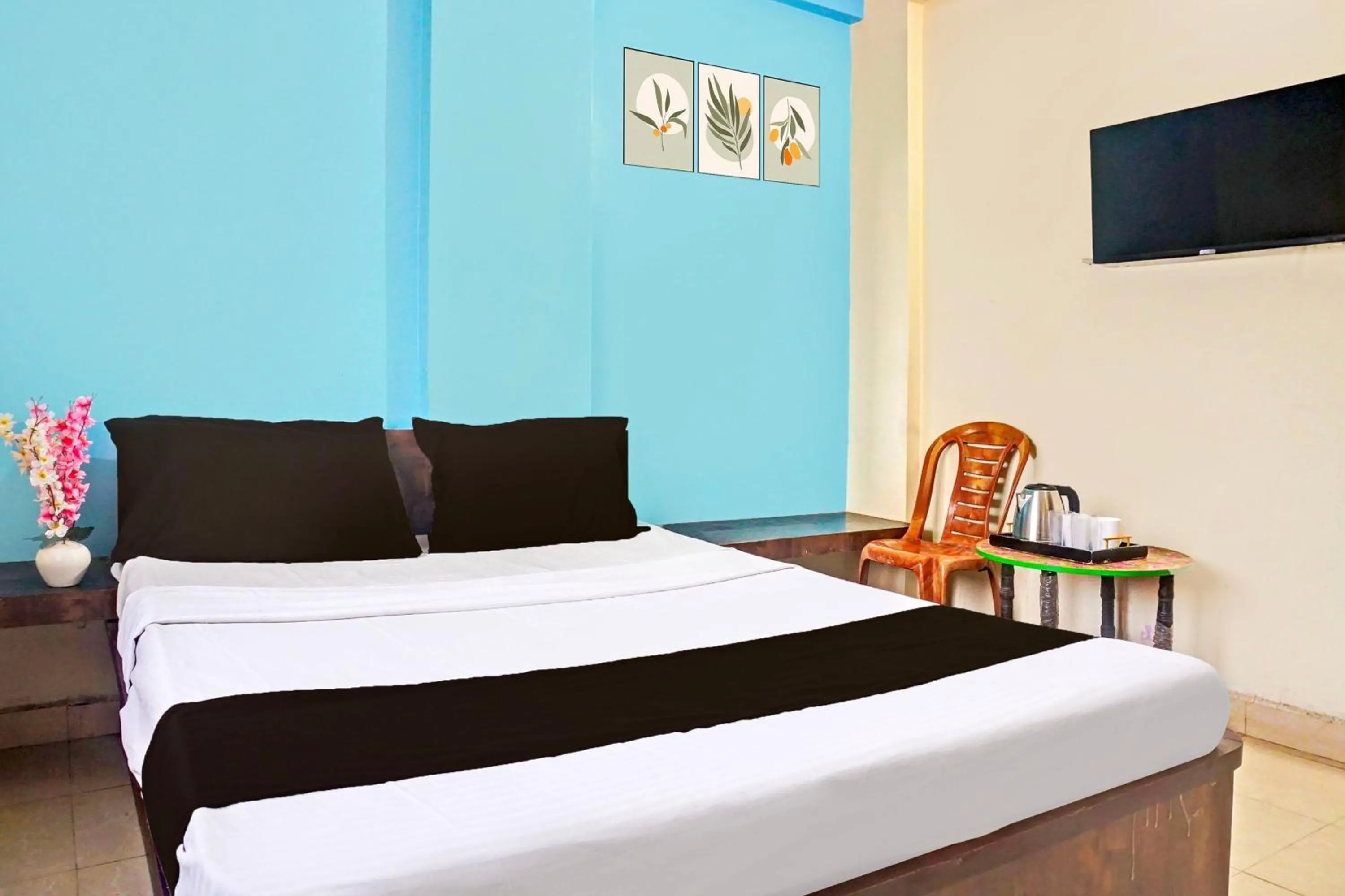 Bedroom, Bed in Hotel O Swagat Lodge