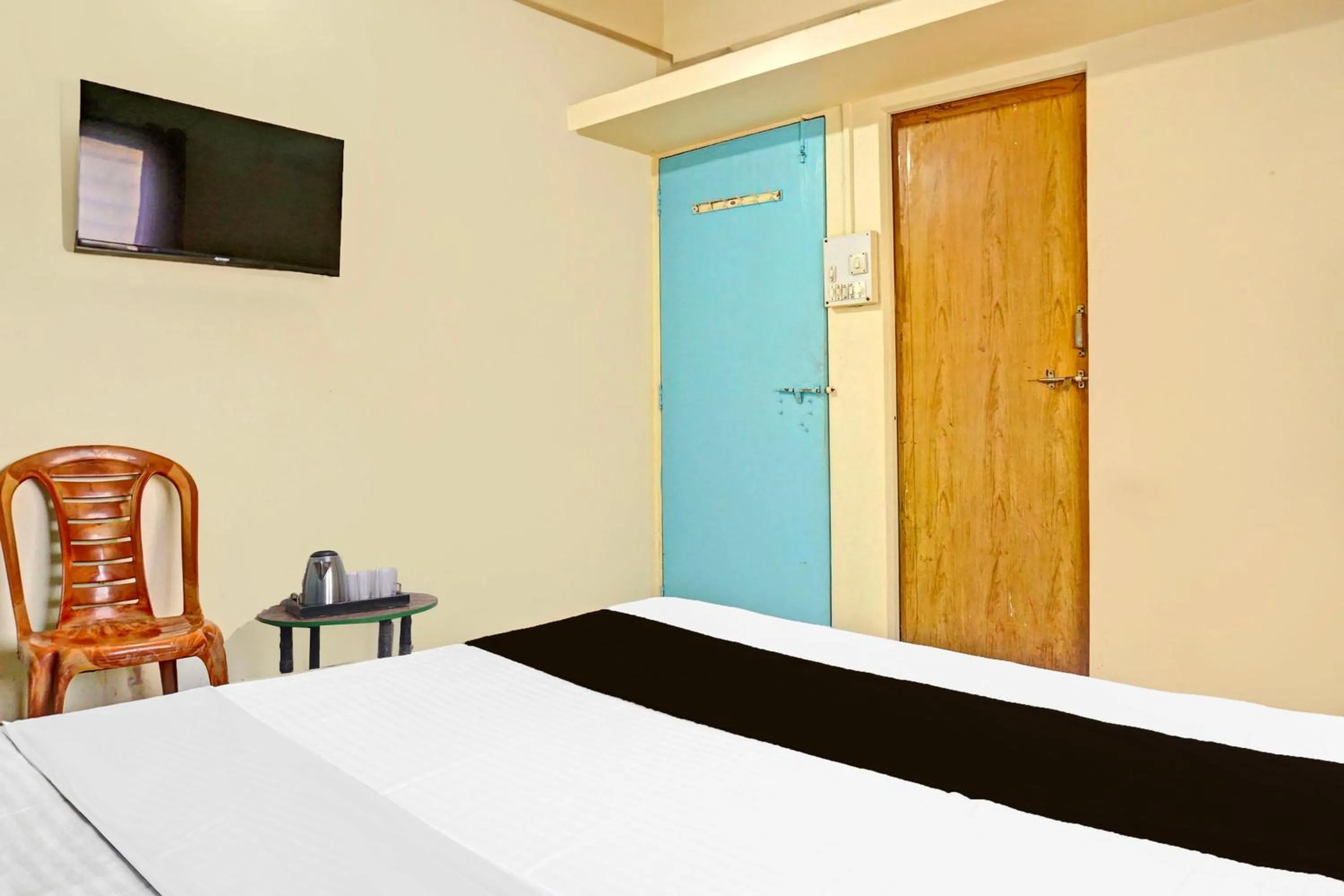 Bedroom, Bed in Hotel O Swagat Lodge