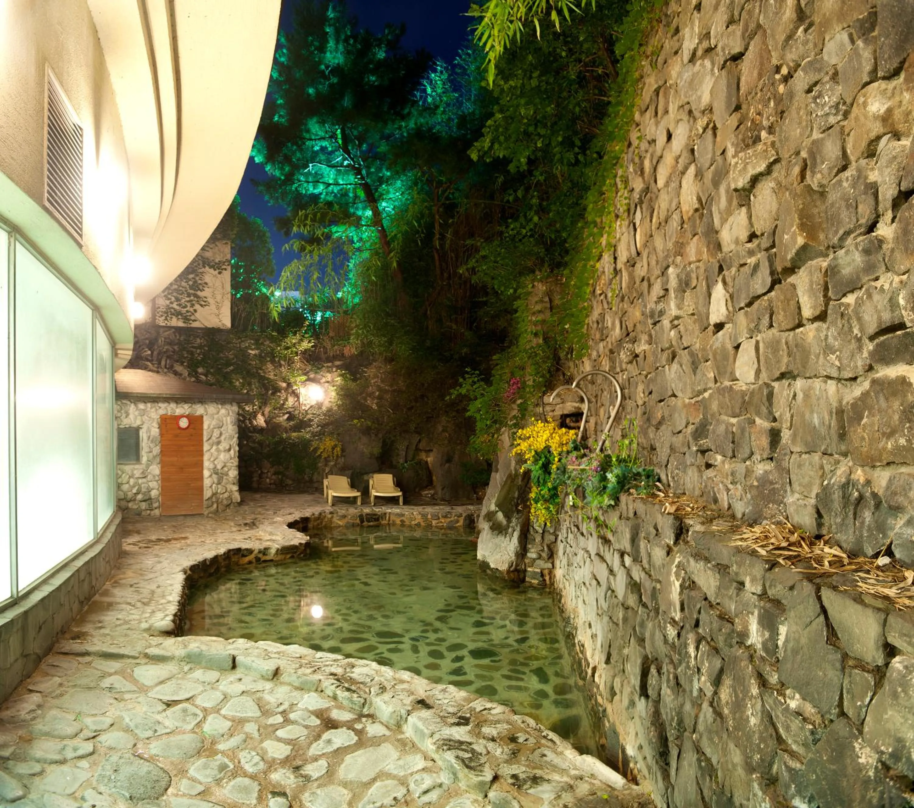 Onyang Hot Spring Hotel