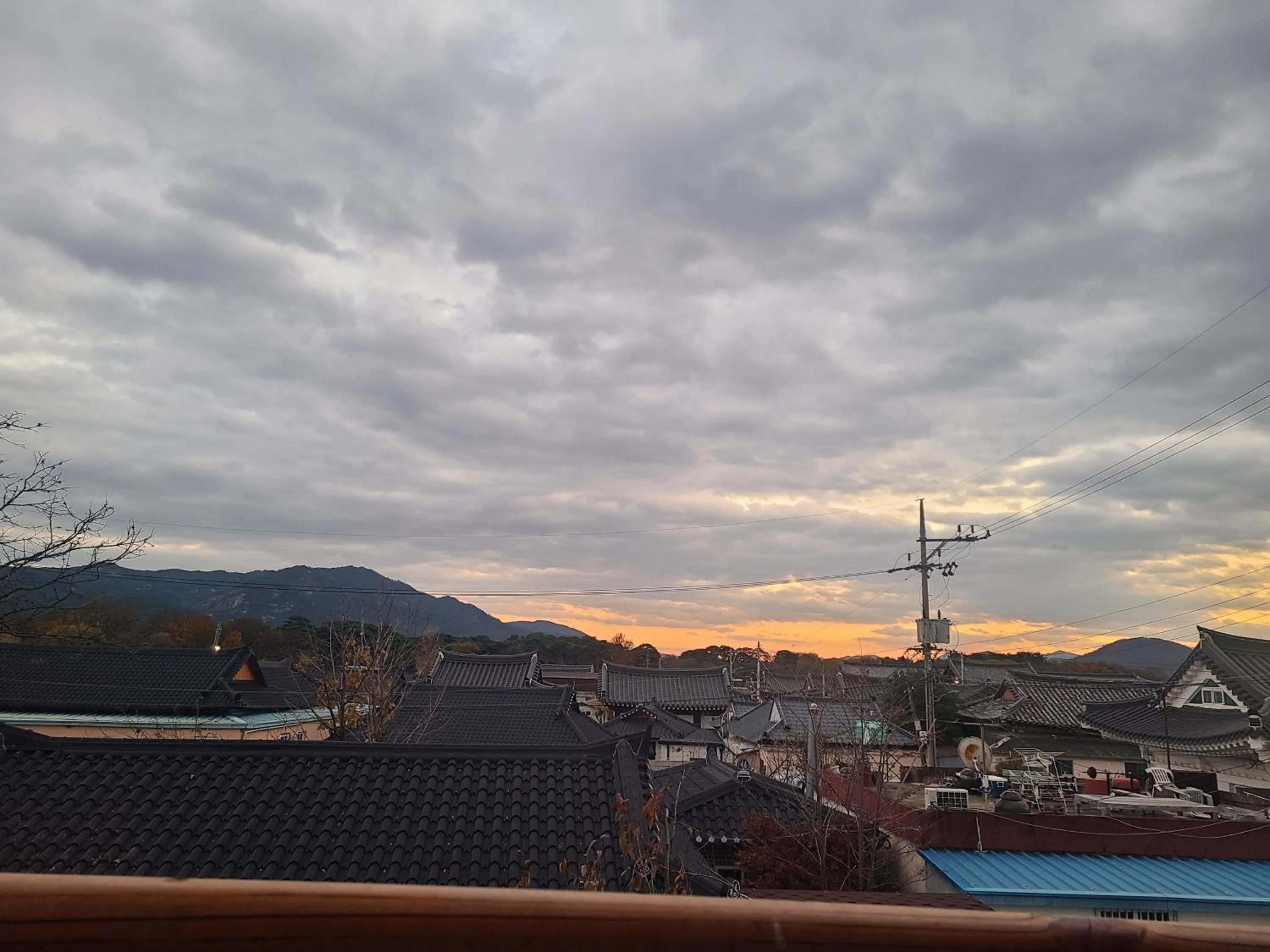 Sunset in Hanok stay Mokhyang