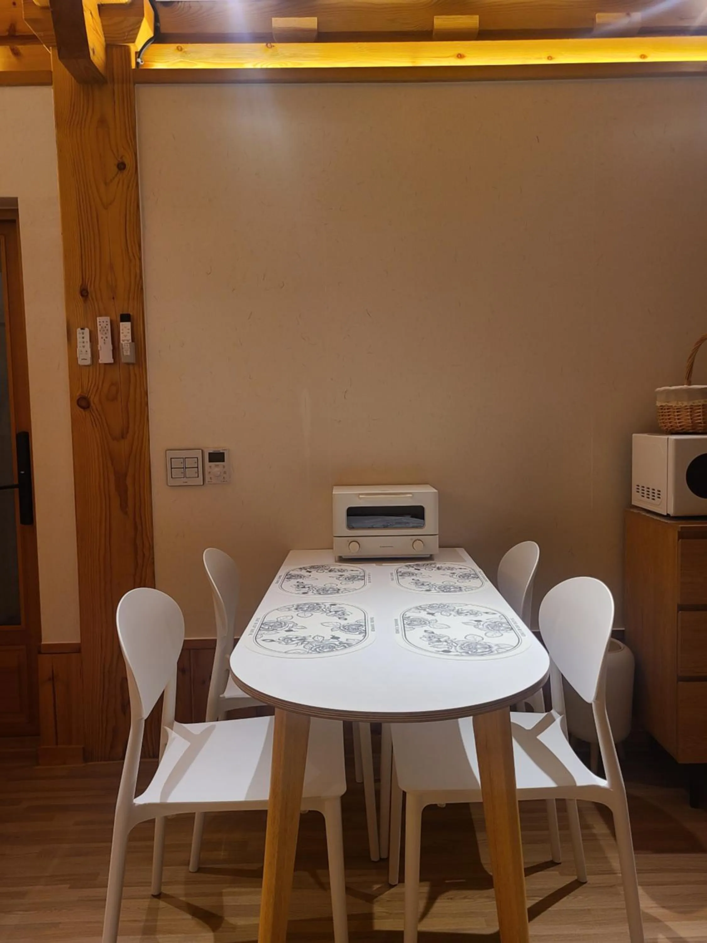 Dining area in Hanok stay Mokhyang
