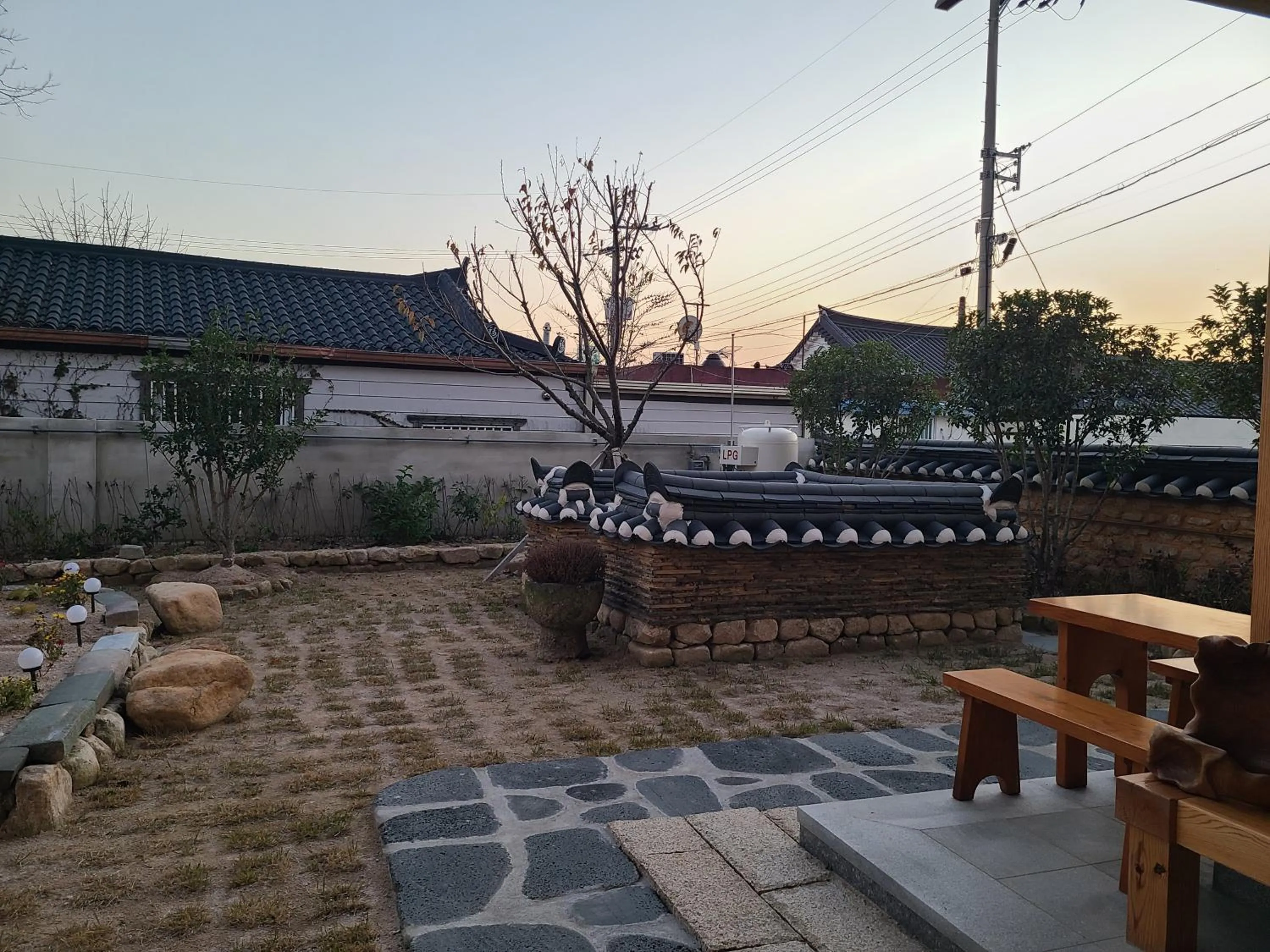 Garden in Hanok stay Mokhyang