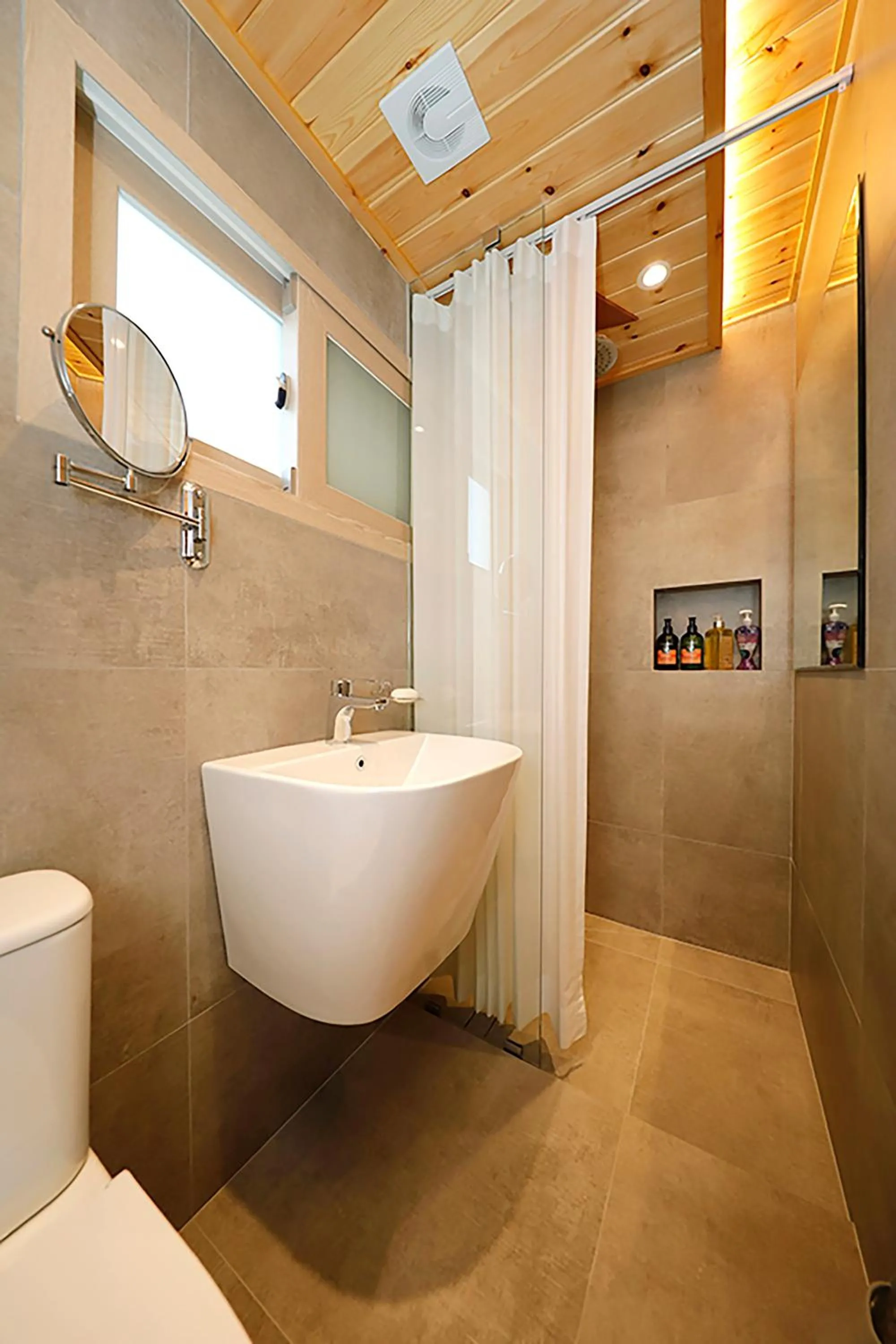 Toilet in Hanok stay Mokhyang