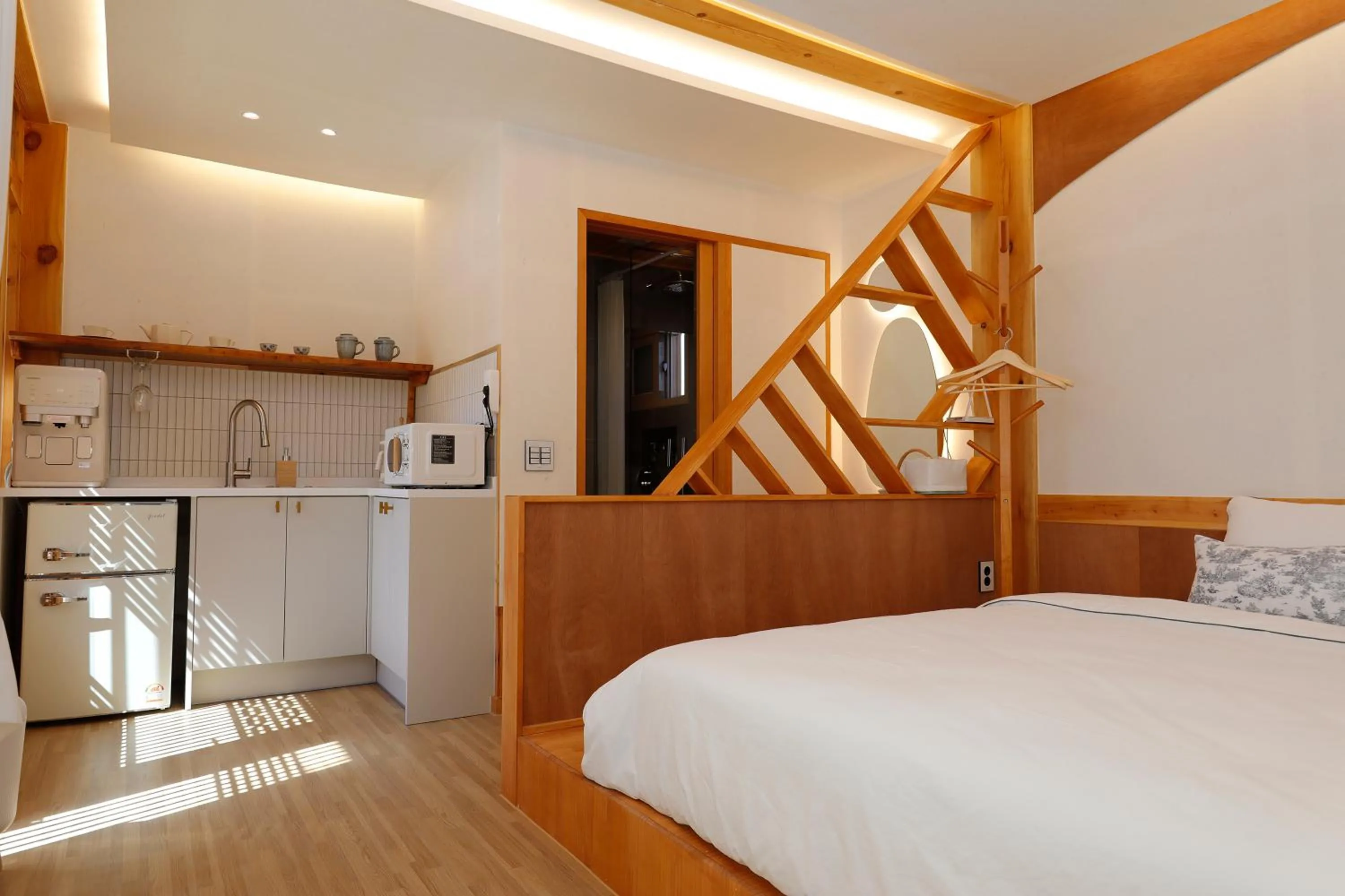 toaster, Bed in Hanok stay Mokhyang