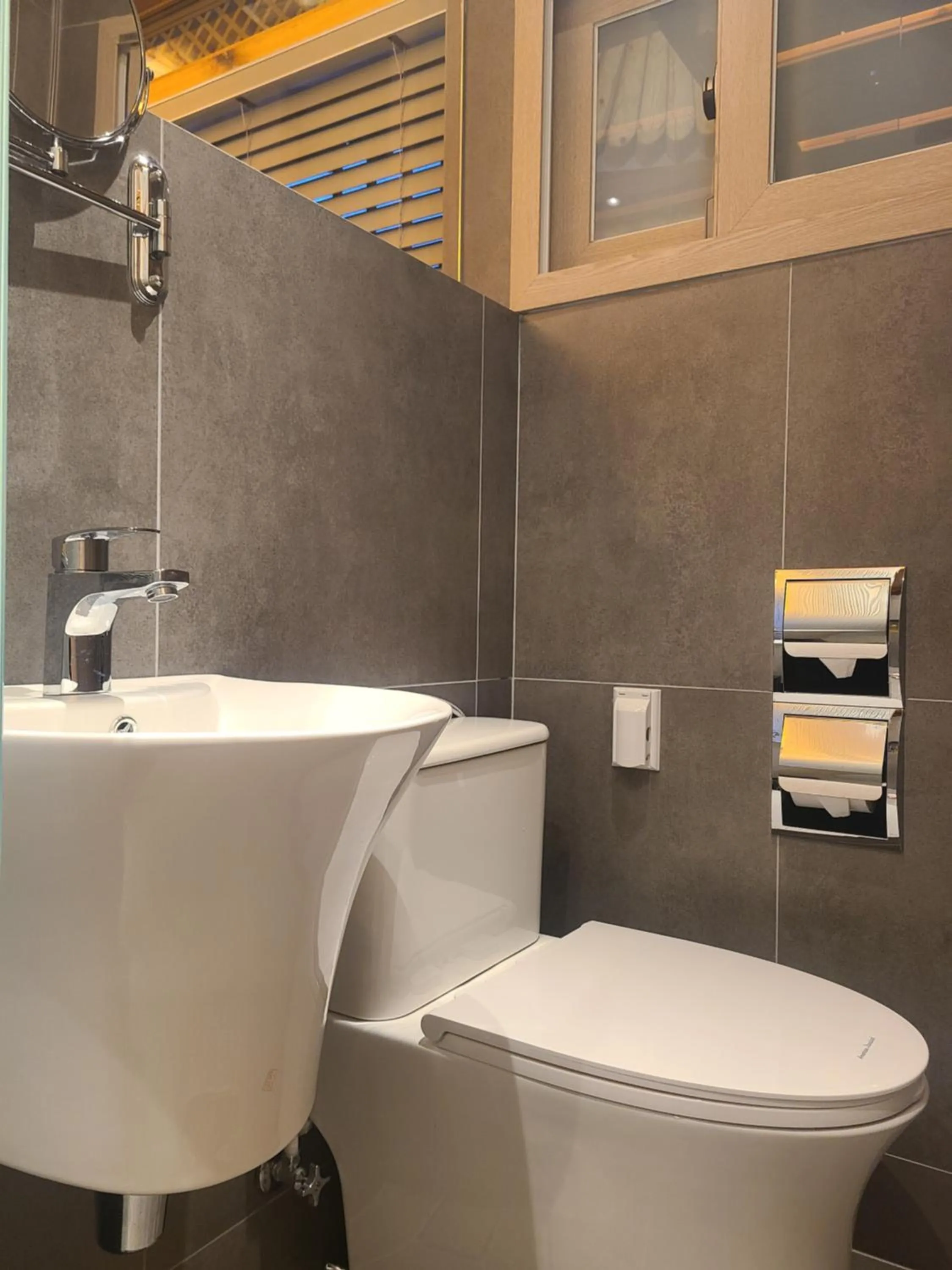 Toilet in Hanok stay Mokhyang
