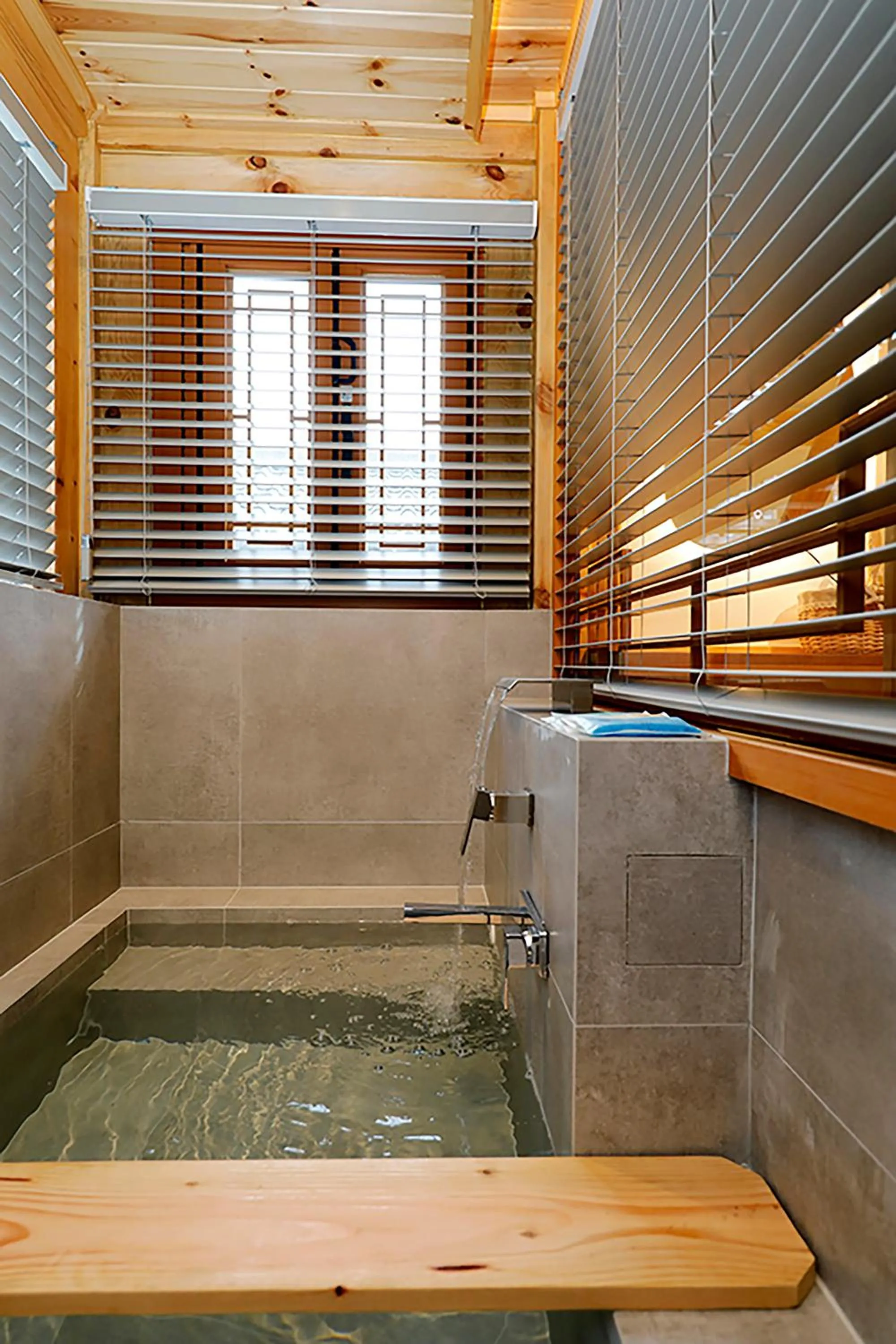 Hot Tub in Hanok stay Mokhyang