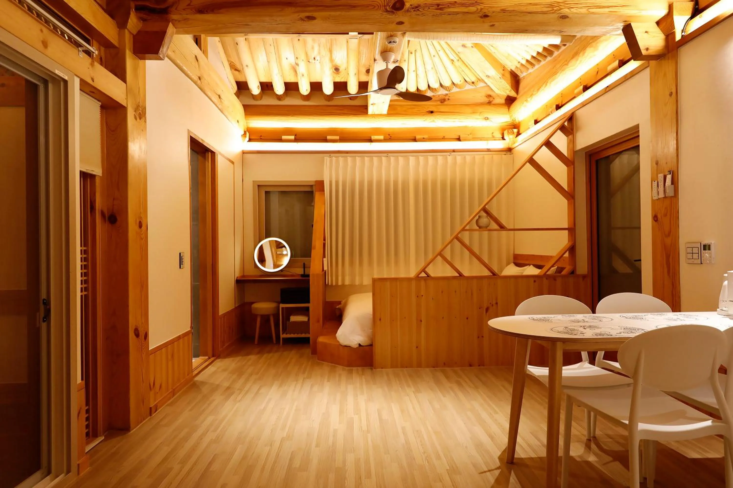 Living room in Hanok stay Mokhyang