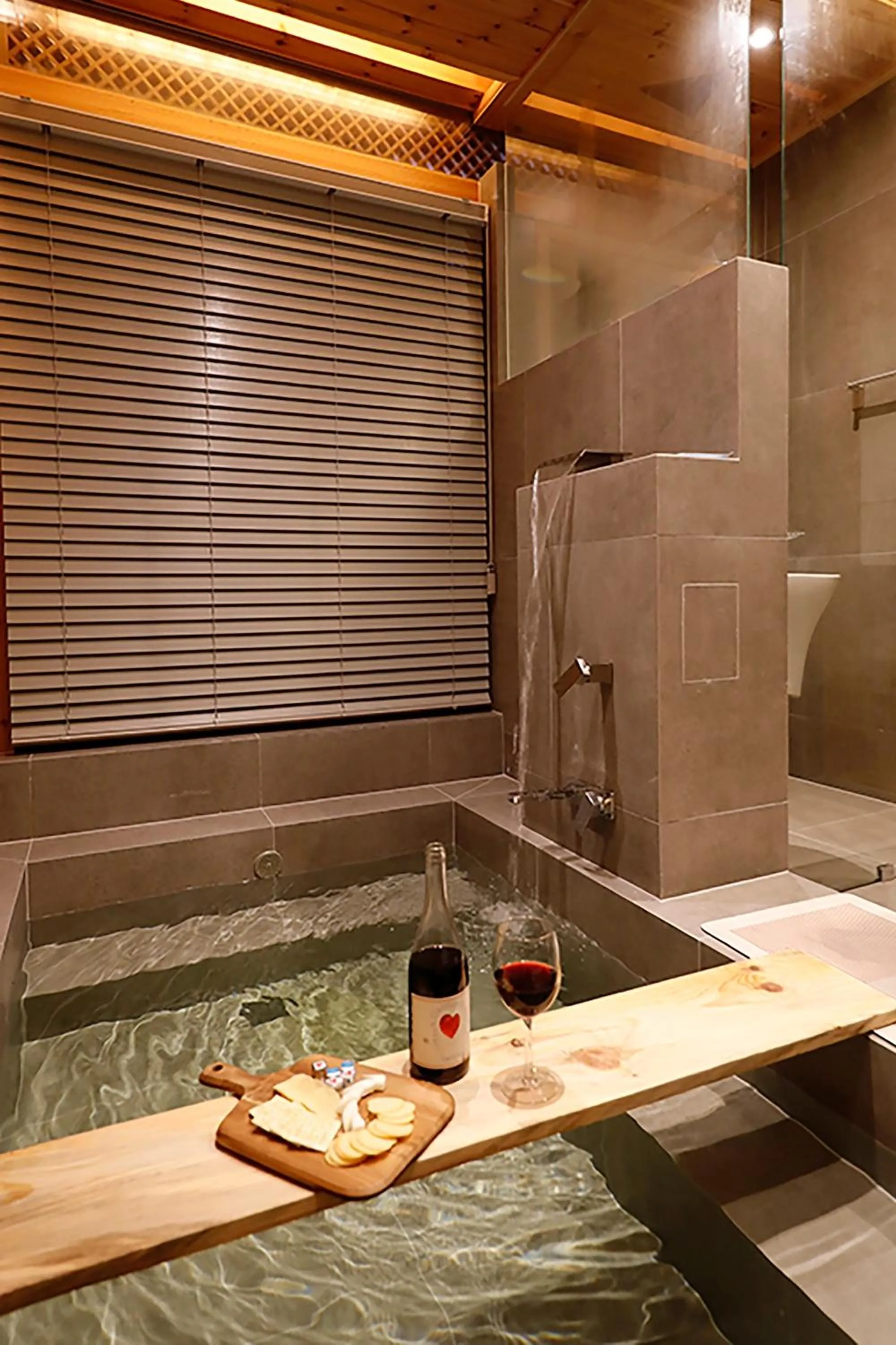 Hot Tub in Hanok stay Mokhyang