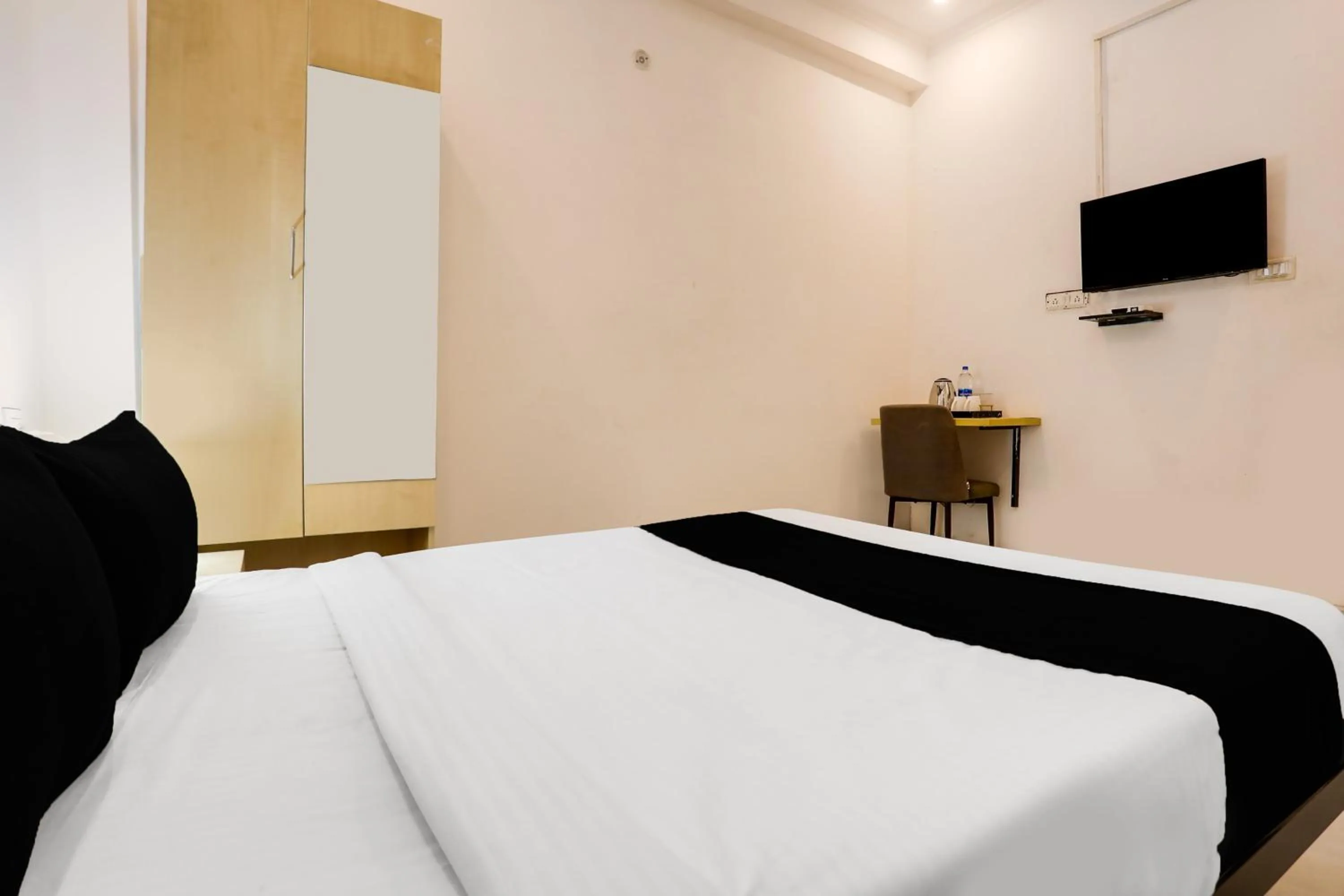 Bedroom, Bed in Collection O Gol Park Atala