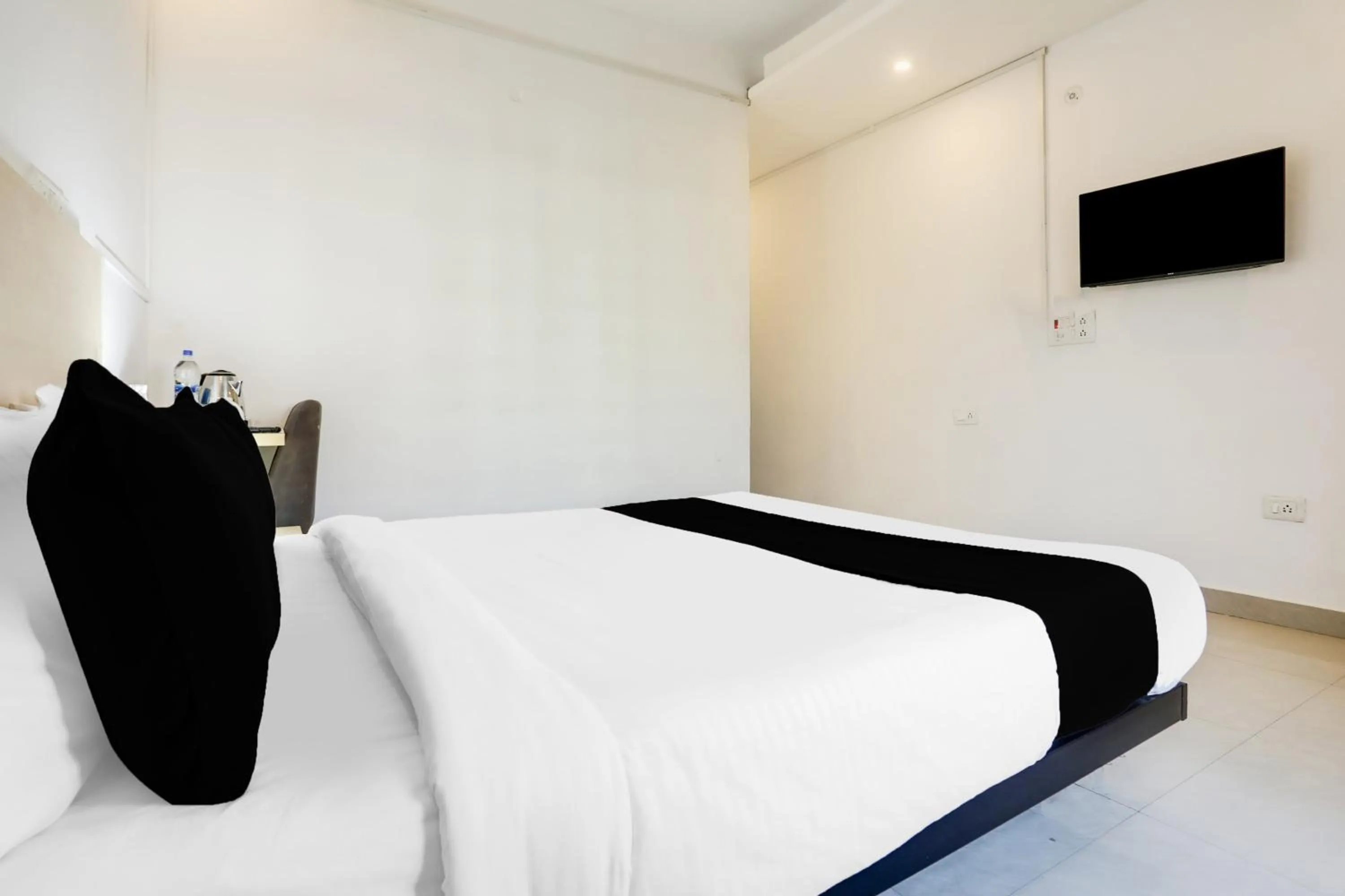 Bedroom, Bed in Collection O Gol Park Atala