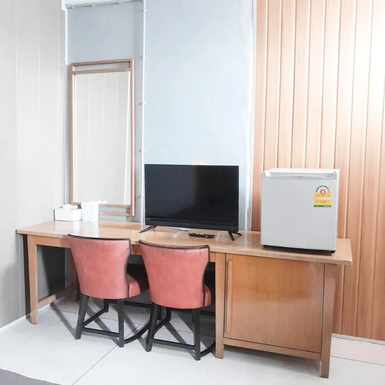 Photo of the whole room in Ther Bangkoknoi Hotel