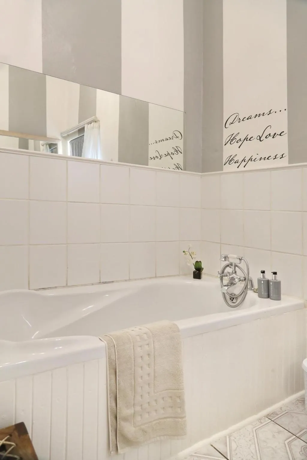 Bathroom in The Lighthouse Guesthouse