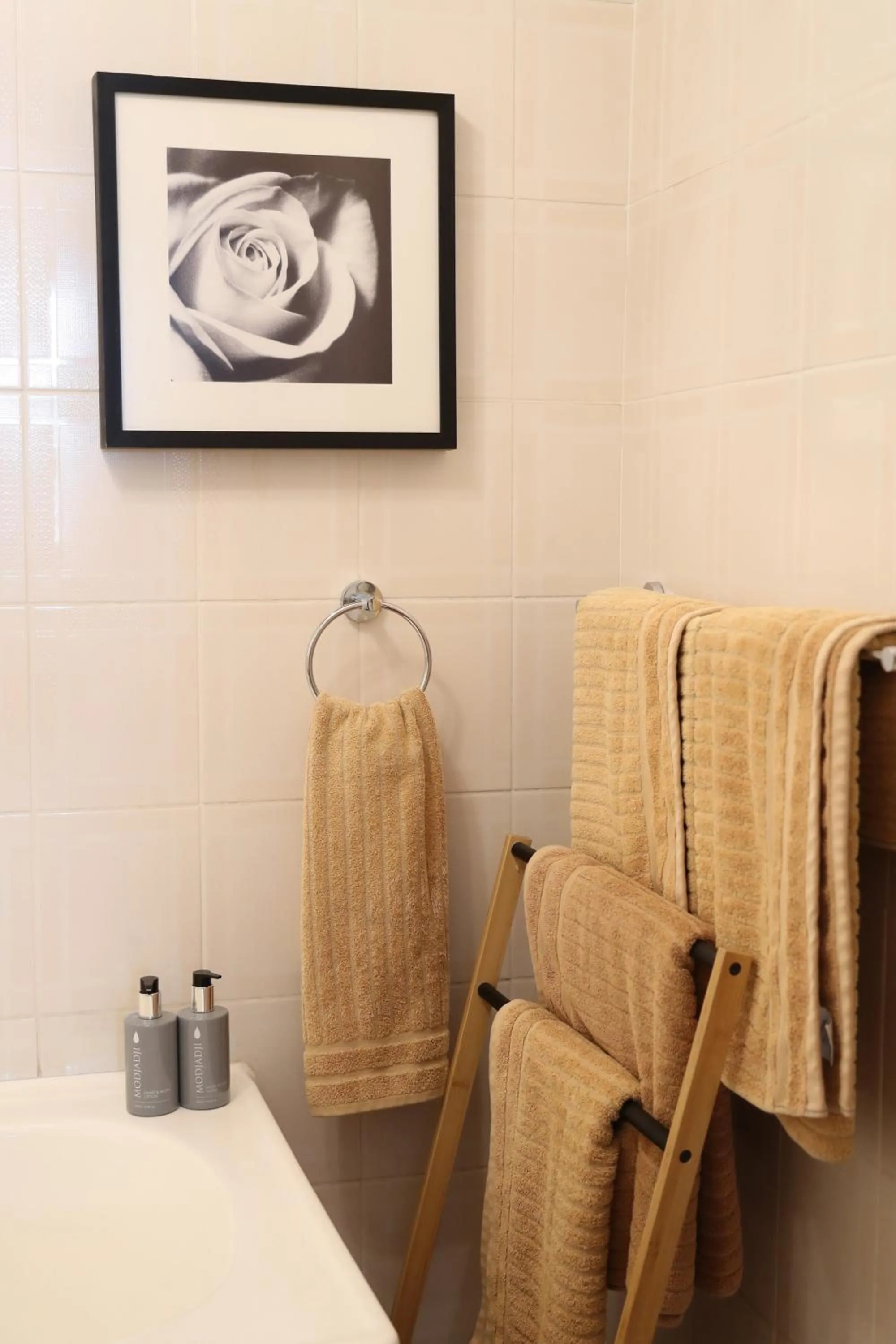 Bathroom in The Lighthouse Guesthouse