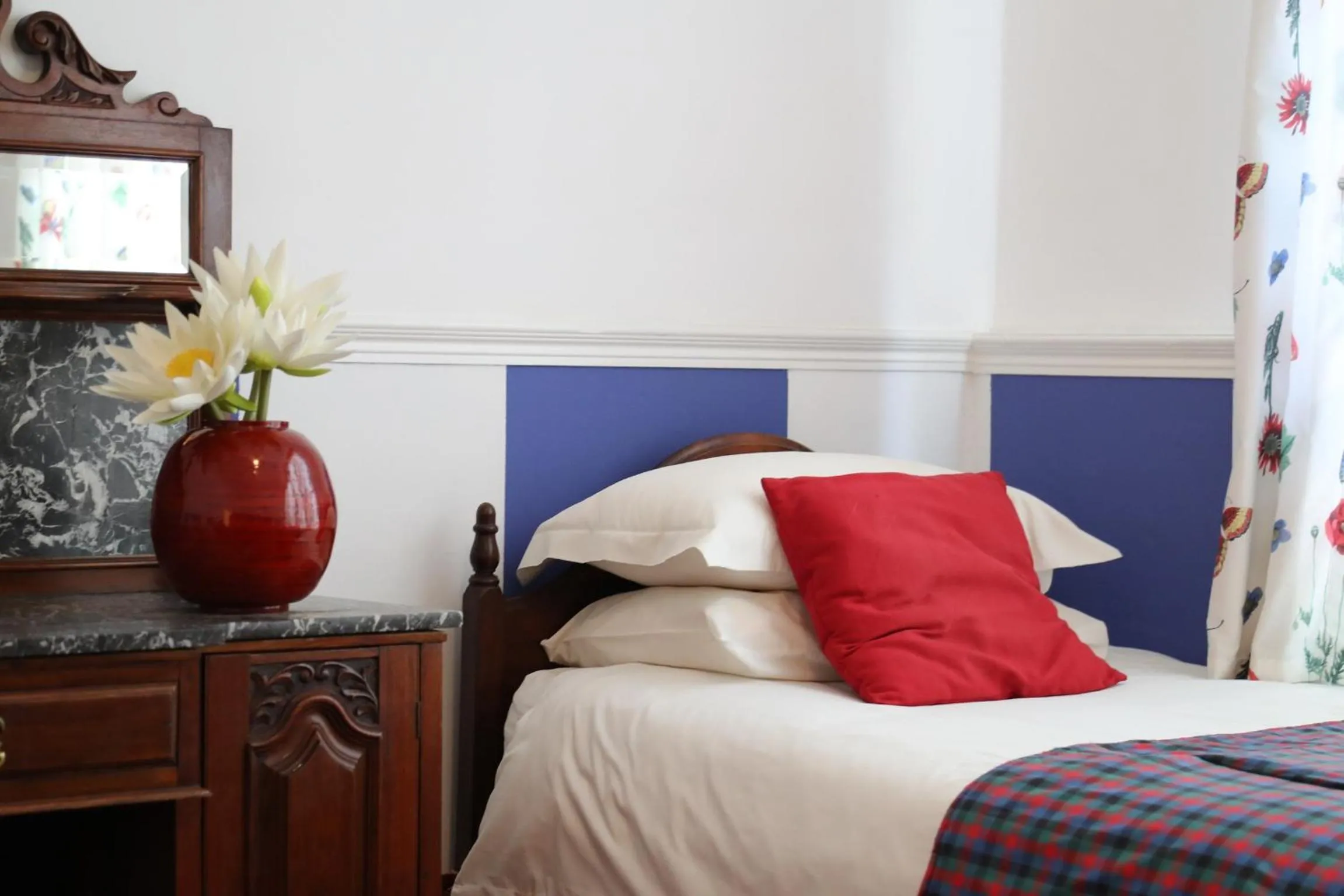 Bed in The Lighthouse Guesthouse