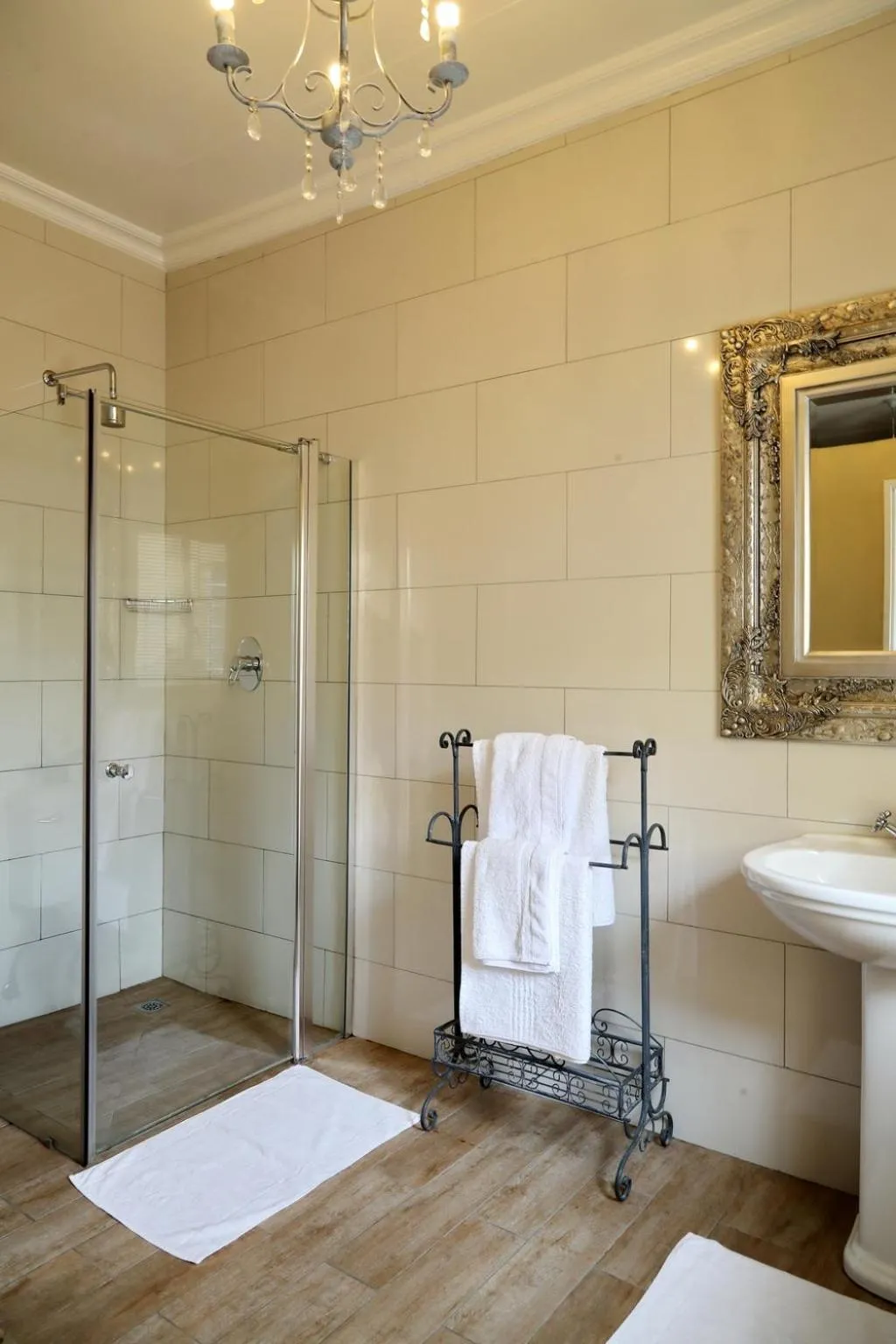 Bathroom in The Lighthouse Guesthouse