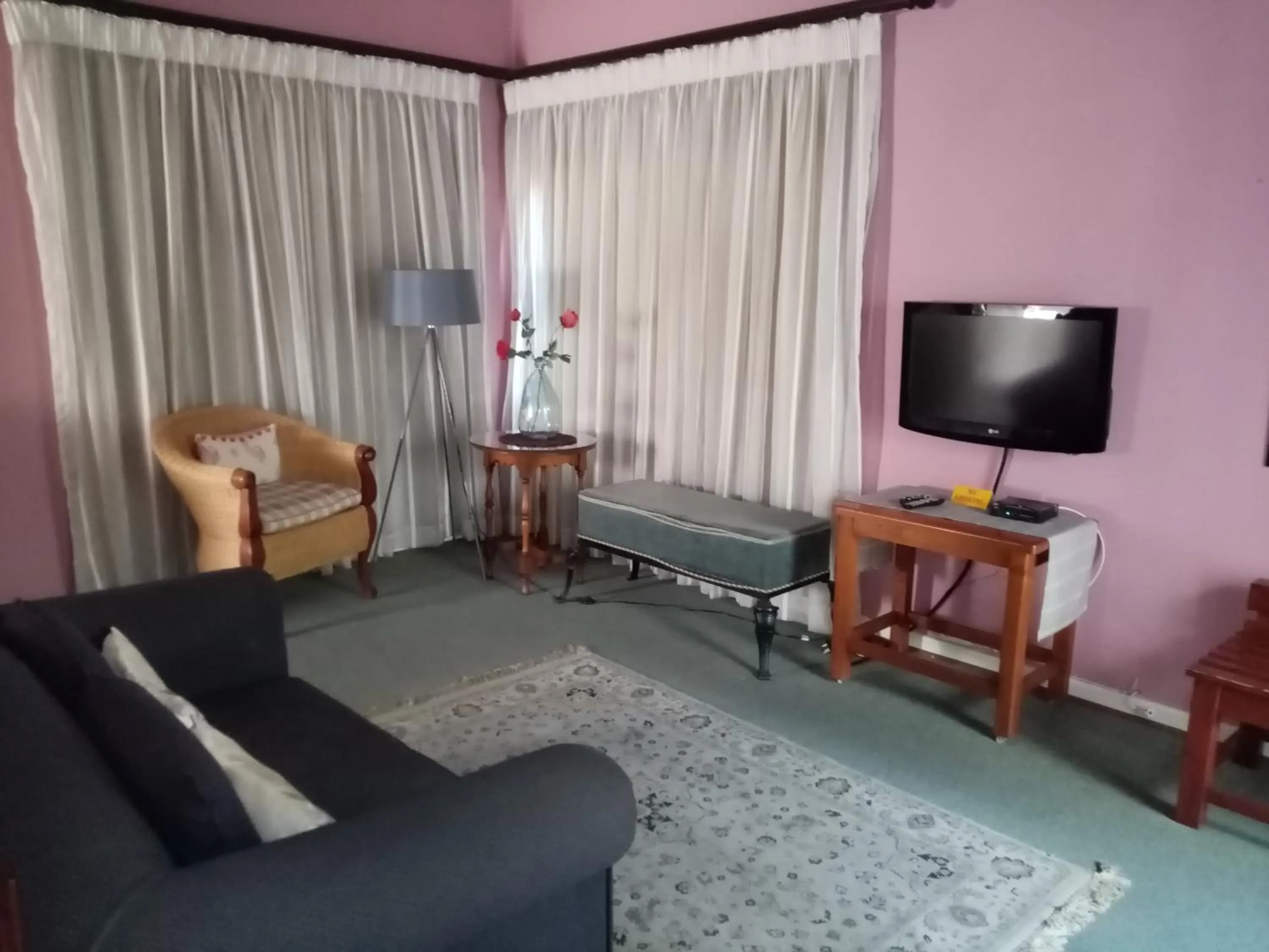 TV and multimedia, Bed in The Lighthouse Guesthouse