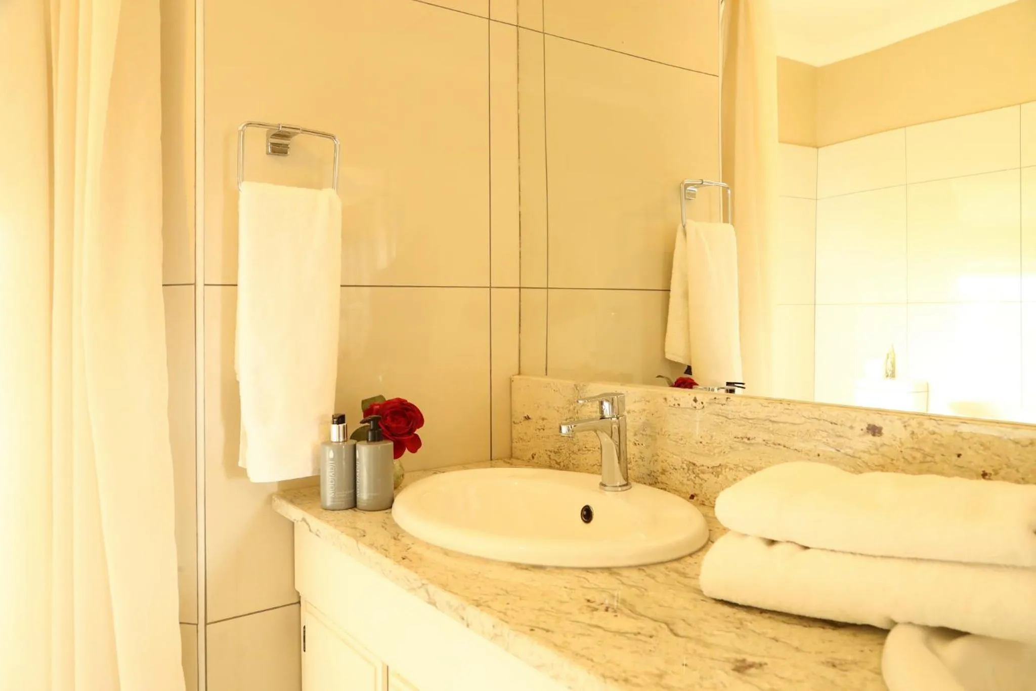 Bathroom in The Lighthouse Guesthouse