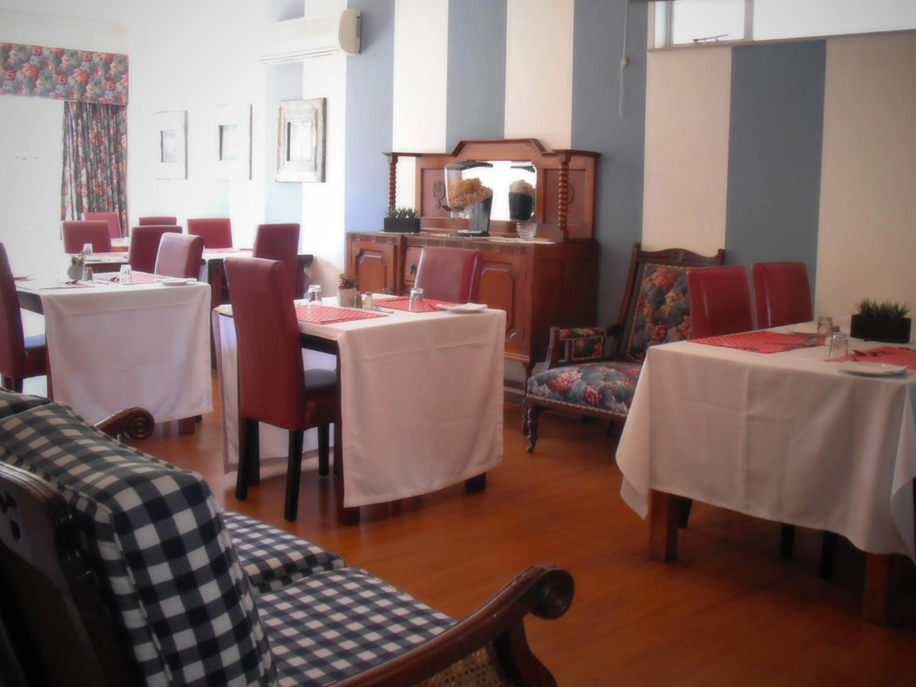 Restaurant/places to eat in The Lighthouse Guesthouse