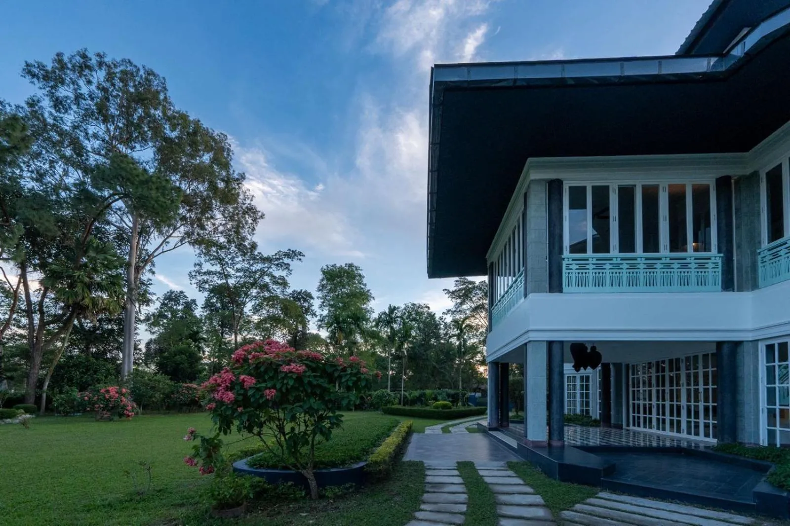 Double Room in The Postcard in the Durrung Tea Estate, Assam