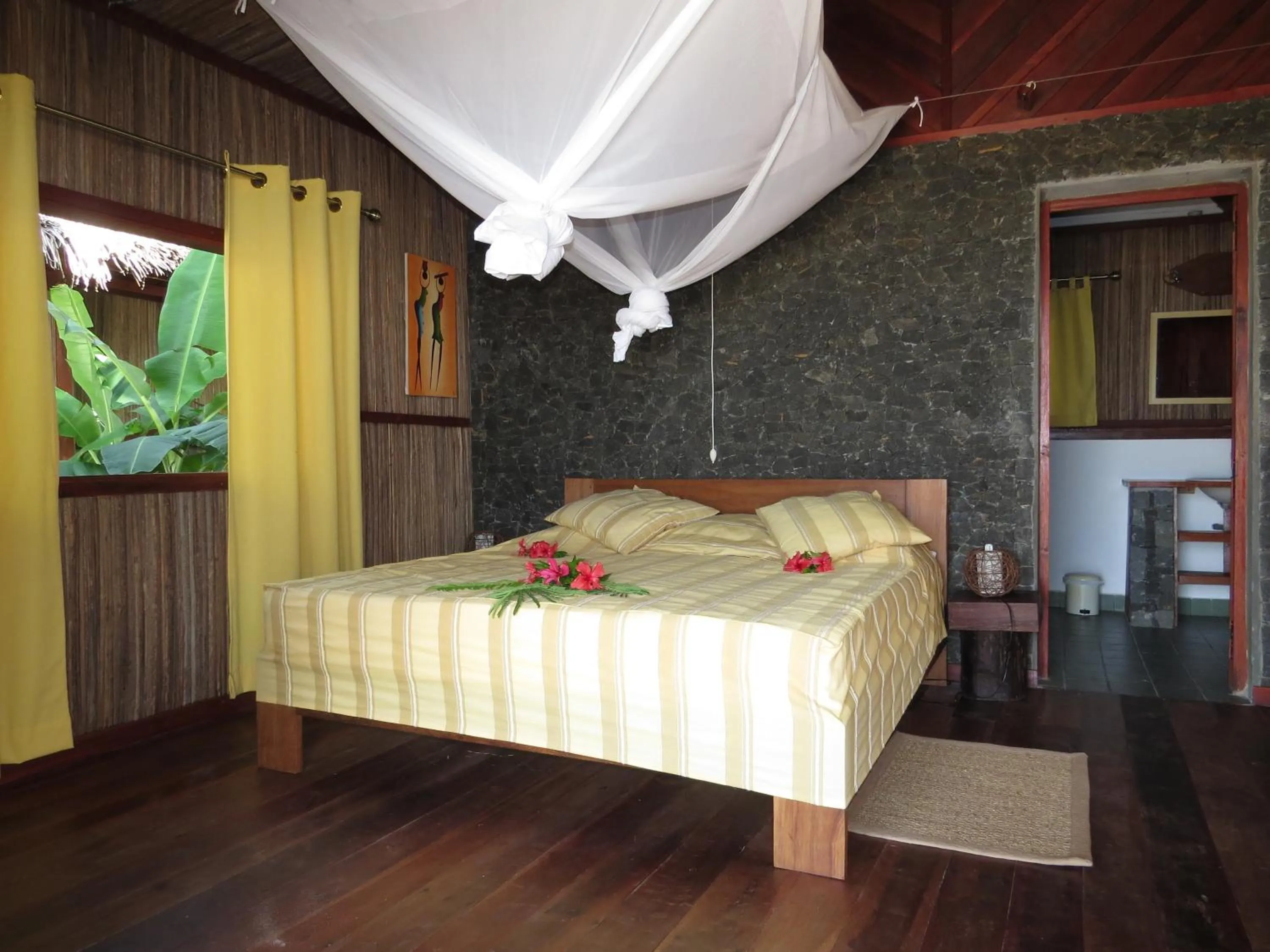 Photo of the whole room, Bed in Maningory