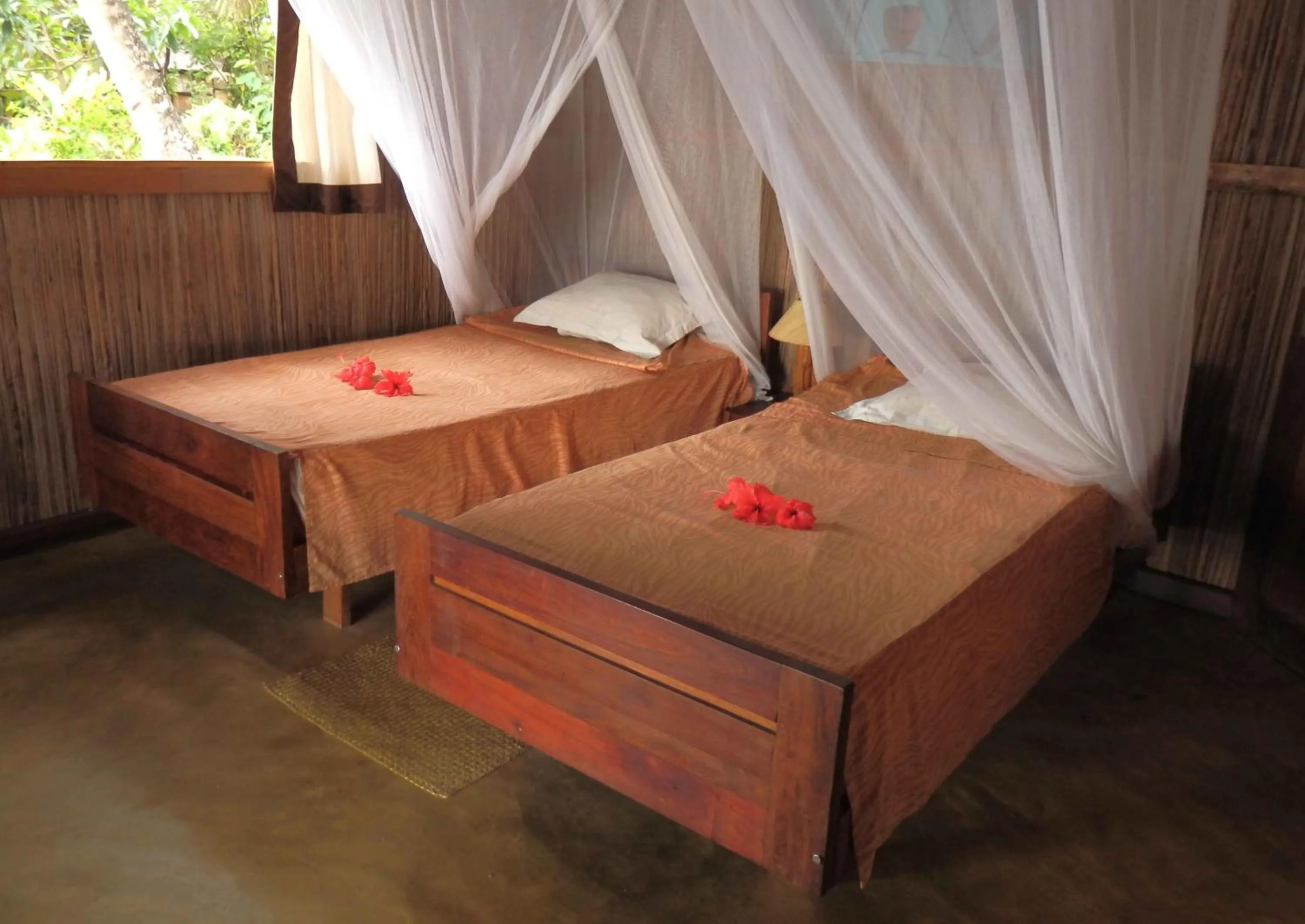 Day, Bed in Maningory