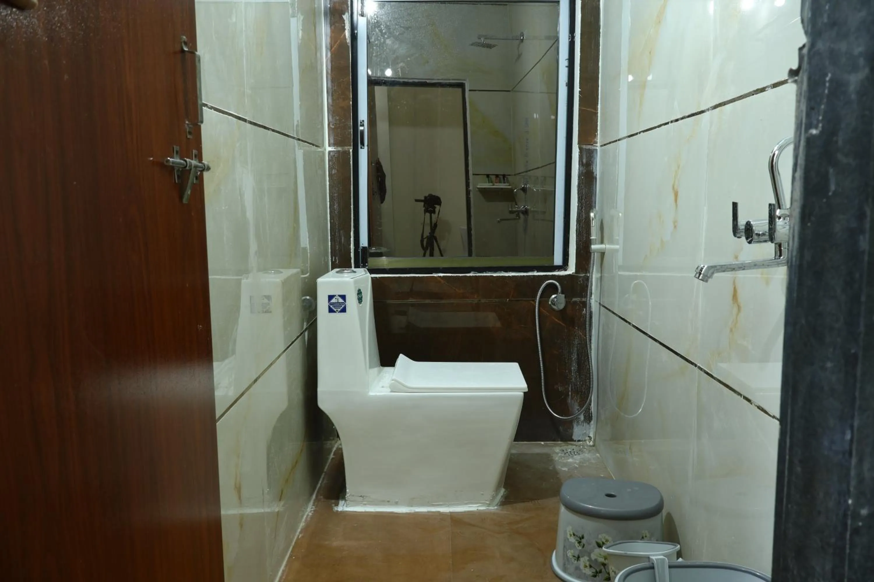 Shower in The Rajputana Palace