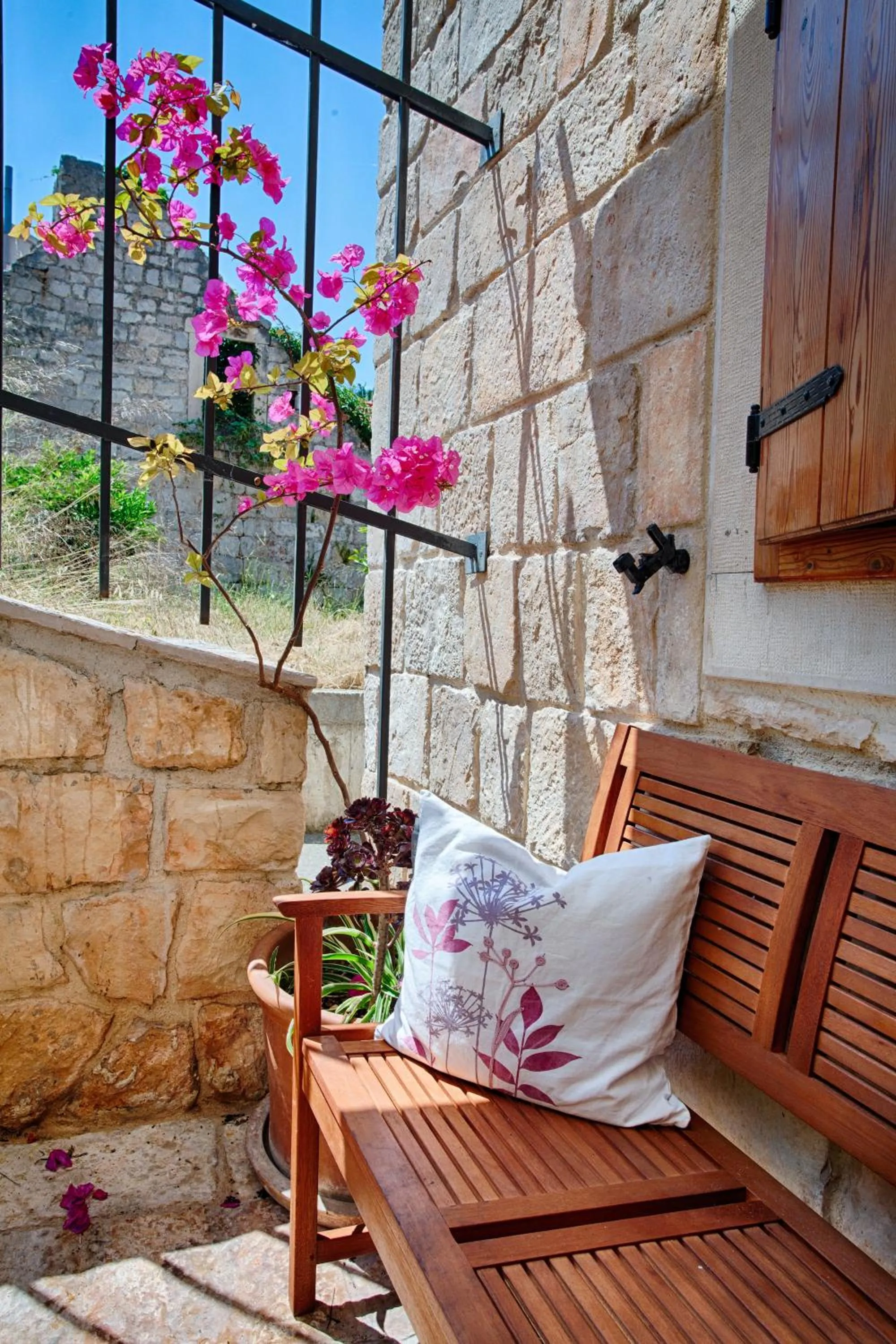 Garden in Villa Alma Komiza Island Vis