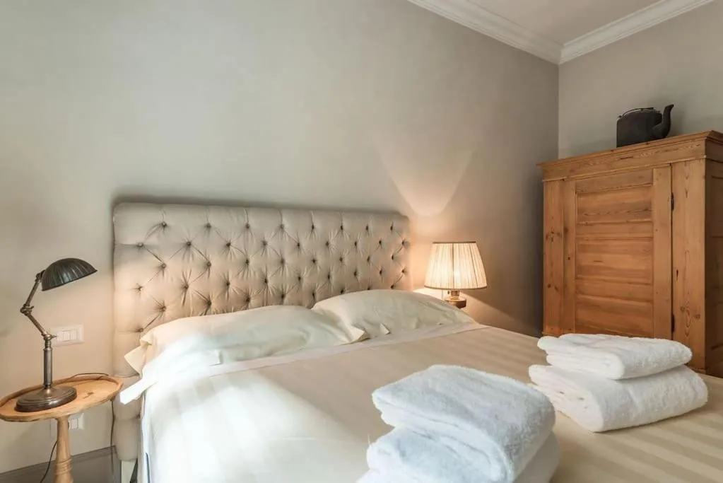 Bed in Luxury River View