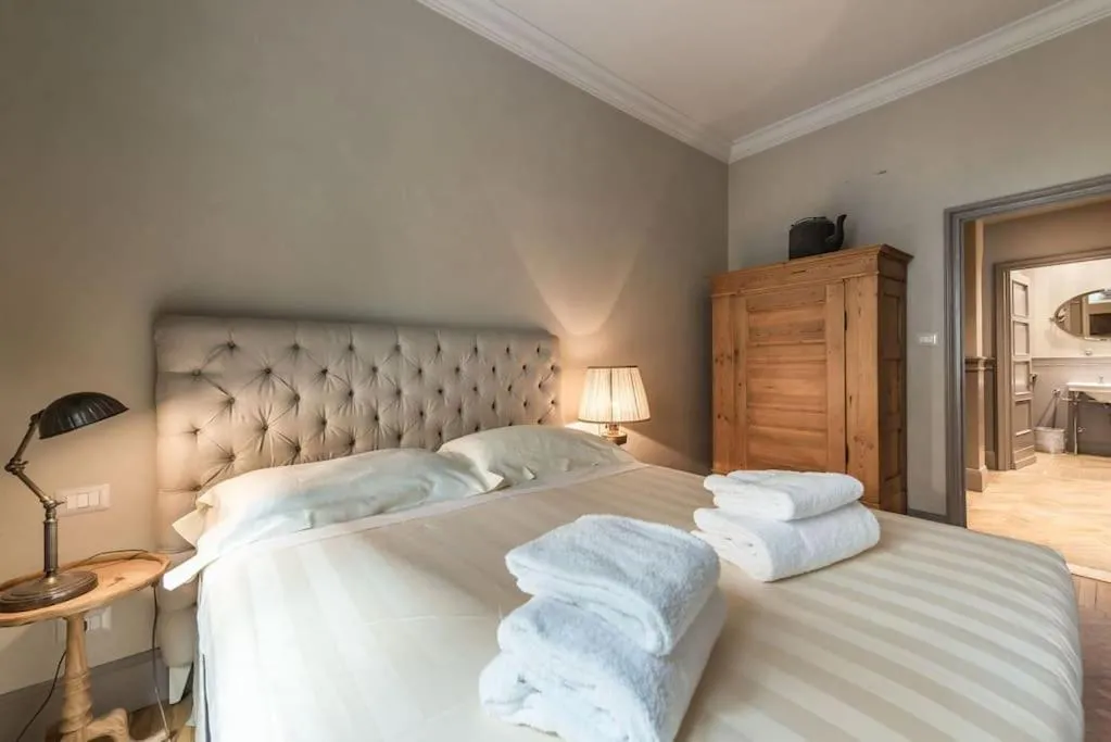 Bed in Luxury River View