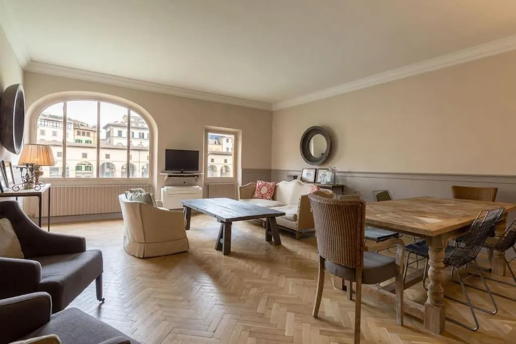 TV and multimedia in Luxury River View