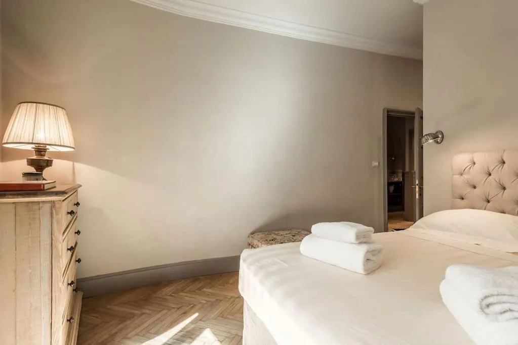 Bed in Luxury River View