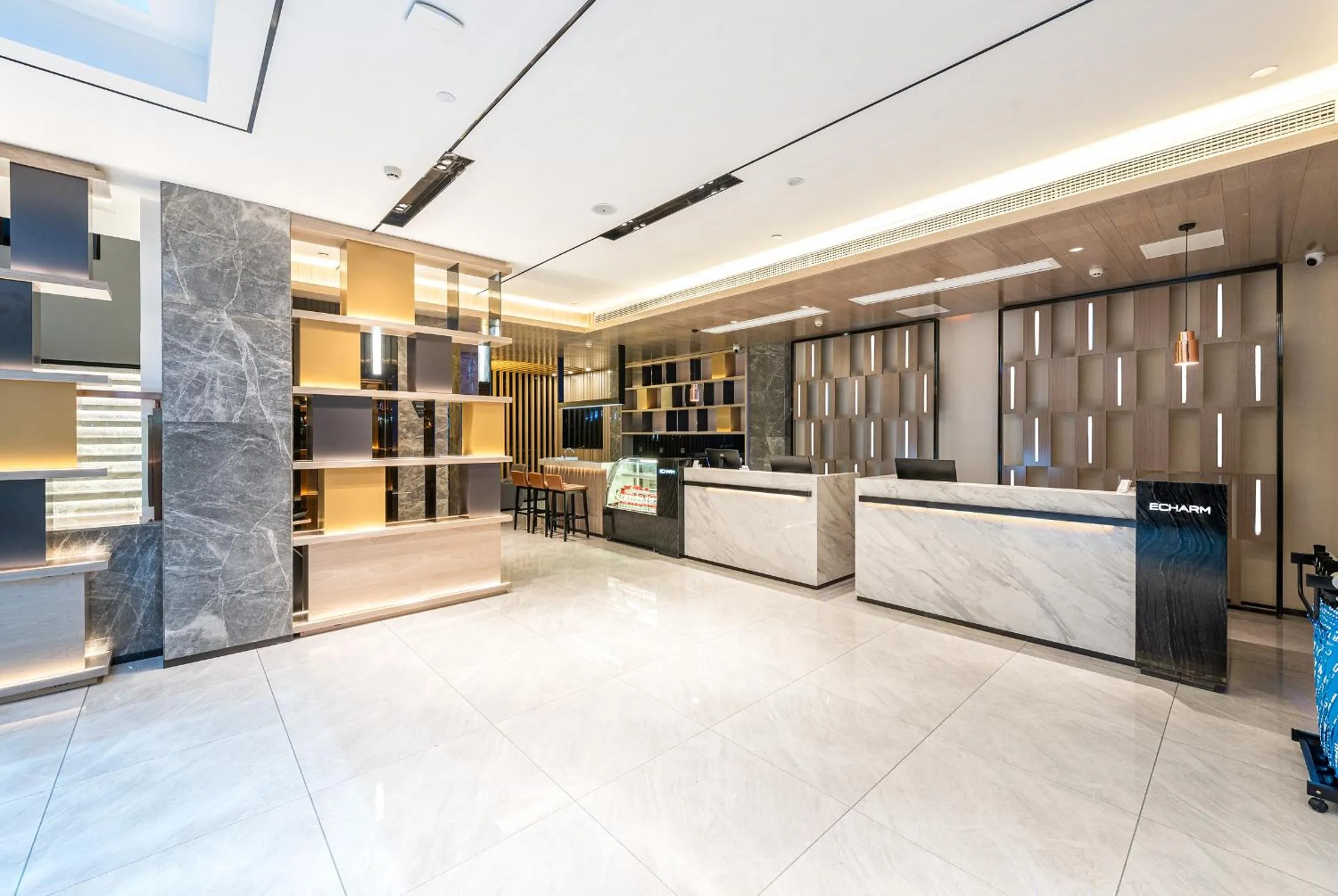 Lobby or reception in Echarm Hotel Yangshuo West Stree 宜尚酒店 阳朔西街店