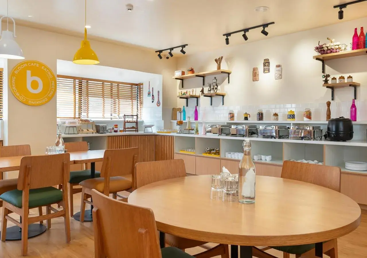 Restaurant/places to eat in Bloom Hotel - Balewadi Restaurant/places to eat in Bloom Hotel - Balewadi
