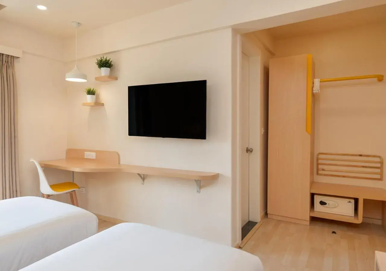 Bedroom, Bed in Bloom Hotel - Balewadi Bedroom, Bed in Bloom Hotel - Balewadi