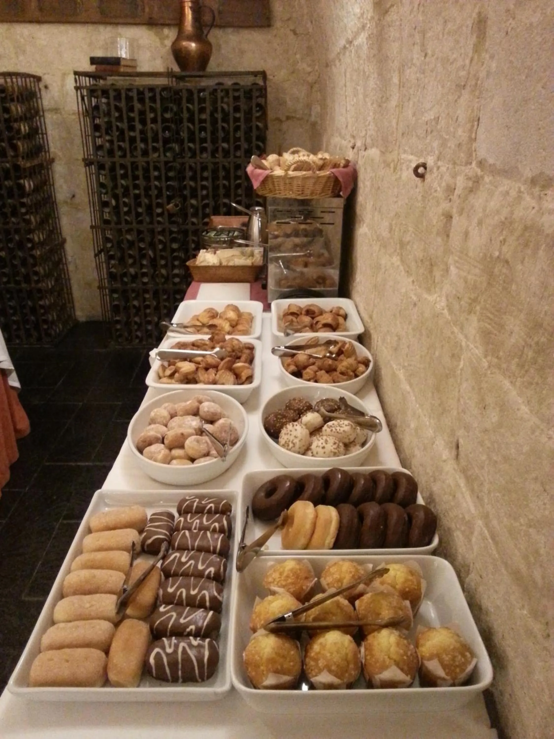Buffet breakfast in Posada Real Castillo del Buen Amor