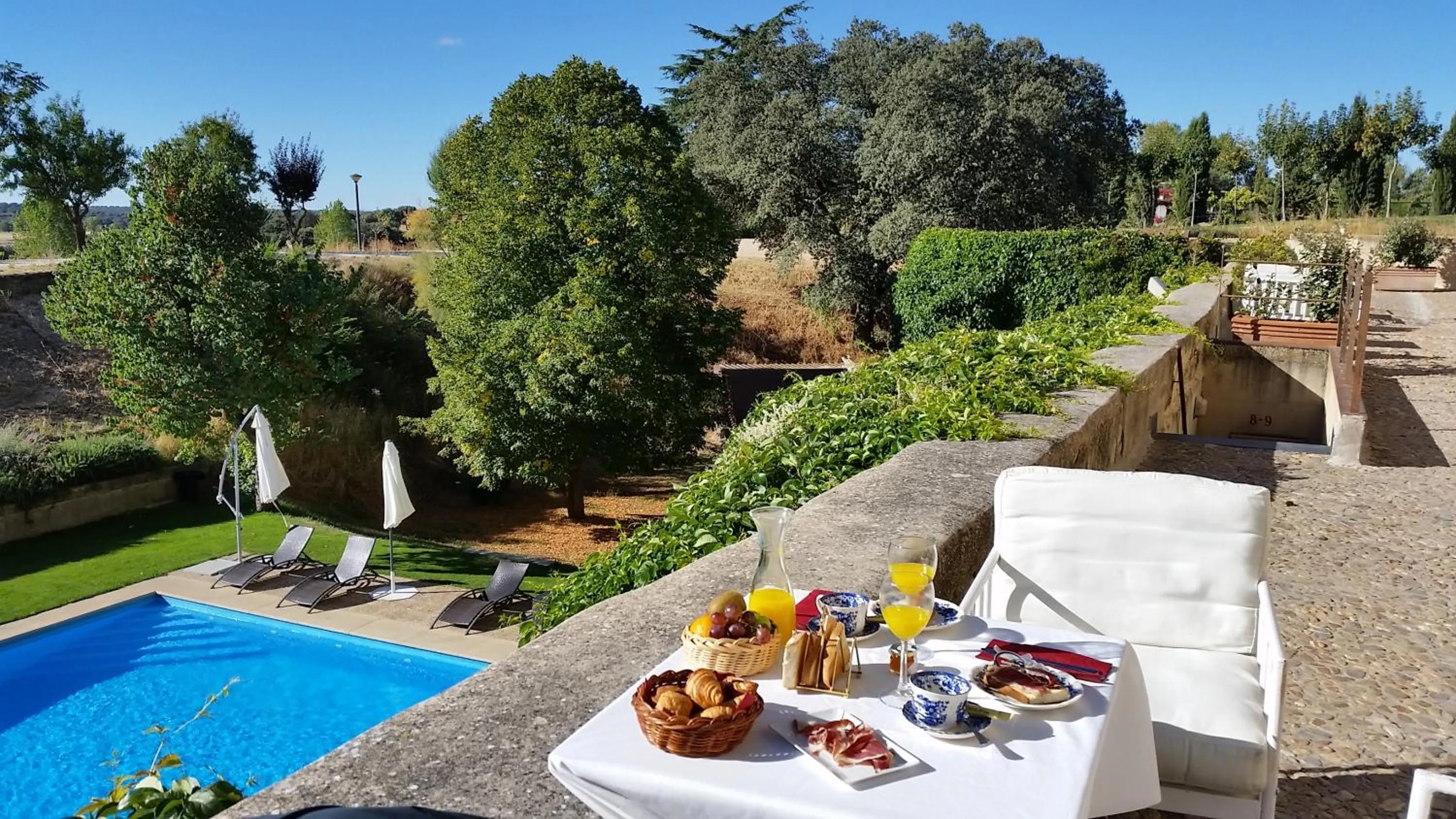 Continental breakfast in Posada Real Castillo del Buen Amor