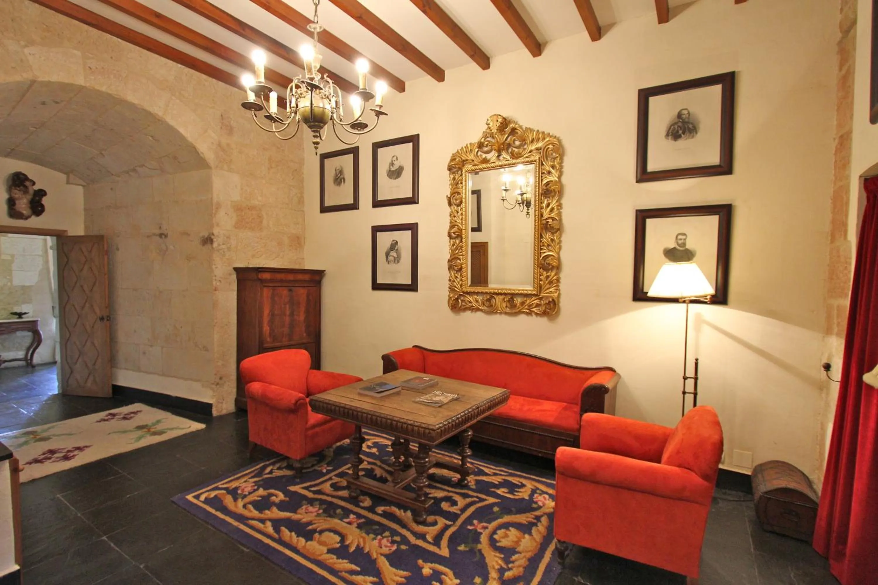 Living room in Posada Real Castillo del Buen Amor