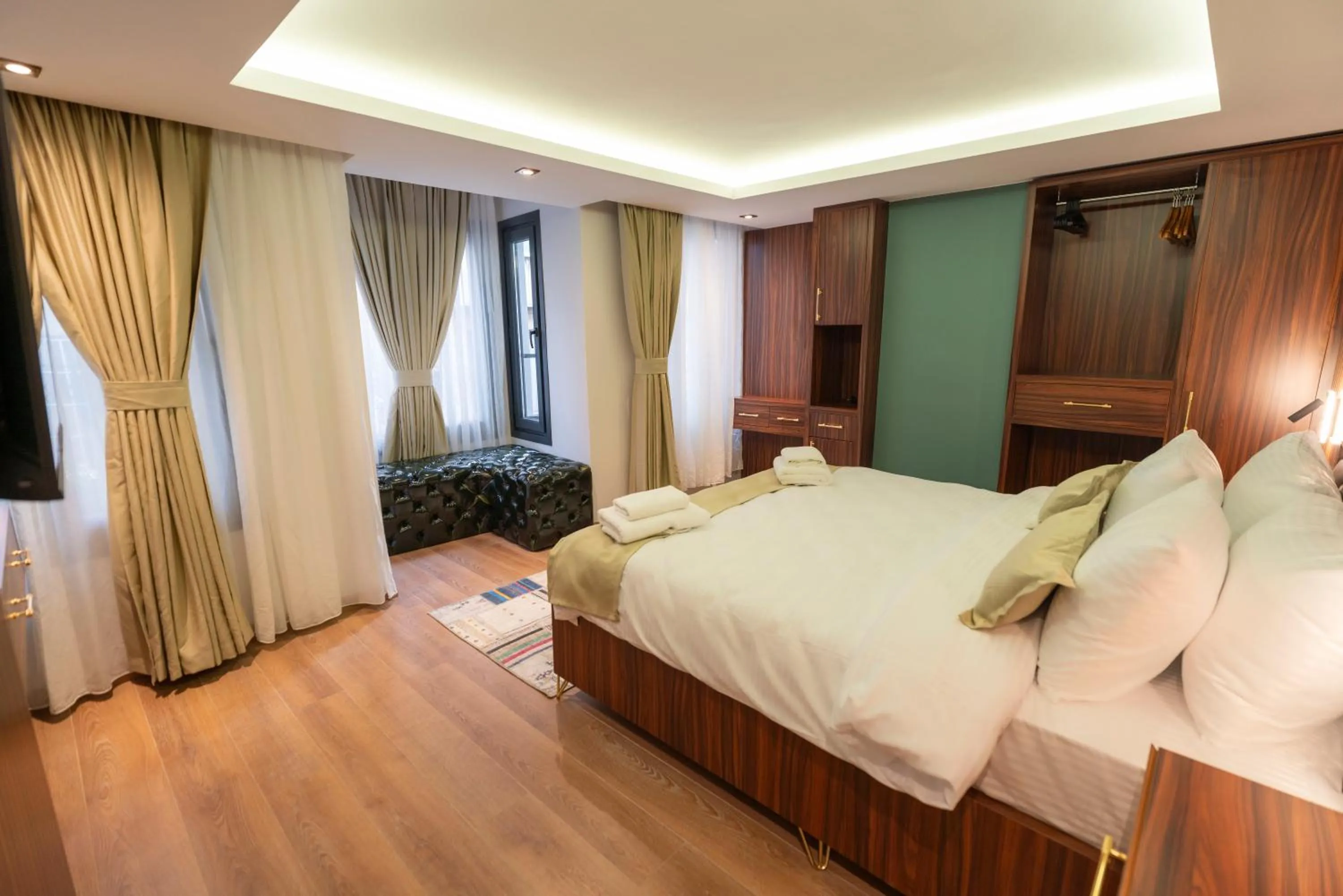 TV and multimedia, Bed in THE MUA LUXURY HOMEs