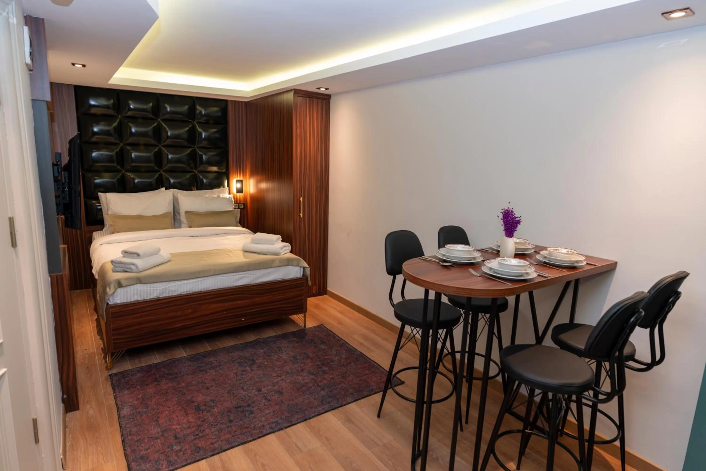 Photo of the whole room, Bed in THE MUA LUXURY HOMEs